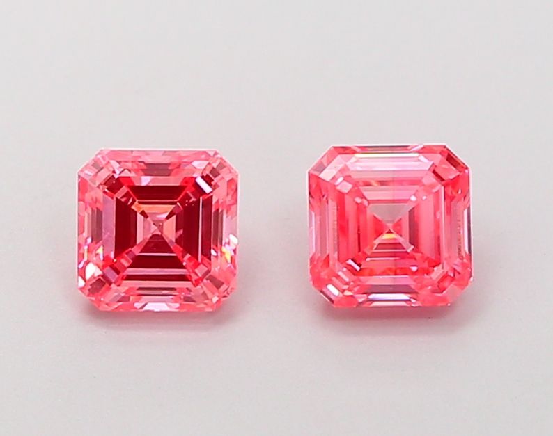 0.52 CT Fancy Vivid Pink EMERALD