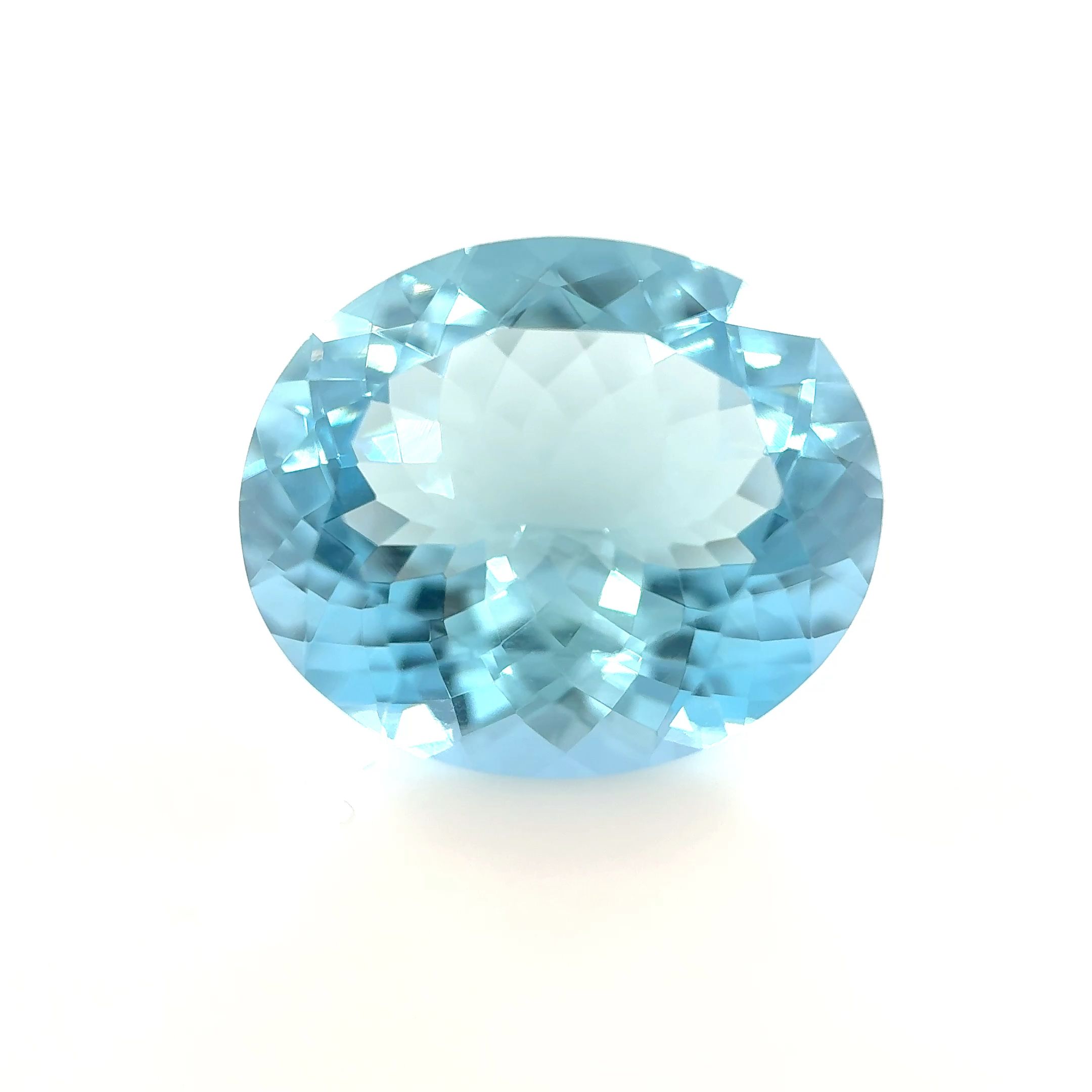 Akwamaryn 6,37 ct, niebieski, szlif owalny
