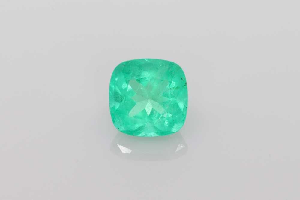 Szmaragd 1,55 ct, zielony, szlif cushion