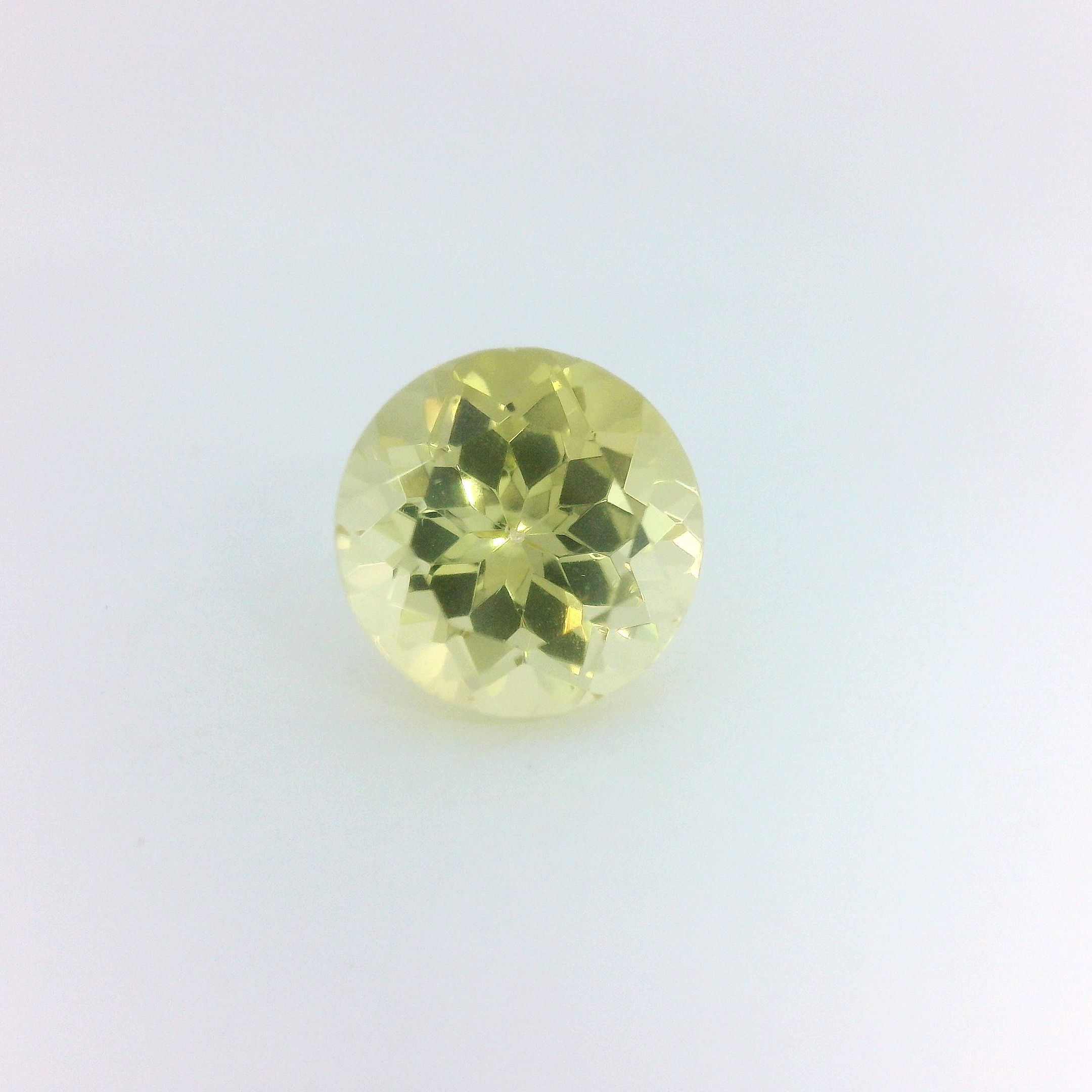 Apatyt 2,77 ct, żółty, szlif okrągły