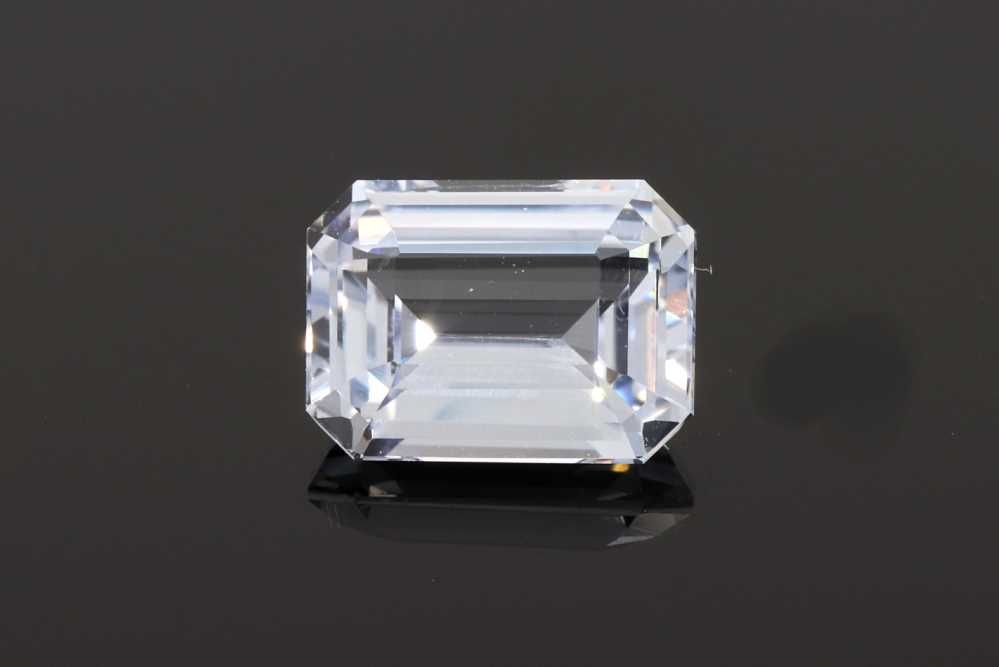 Szafir 2,06 ct, biały, szlif szmaragdowy