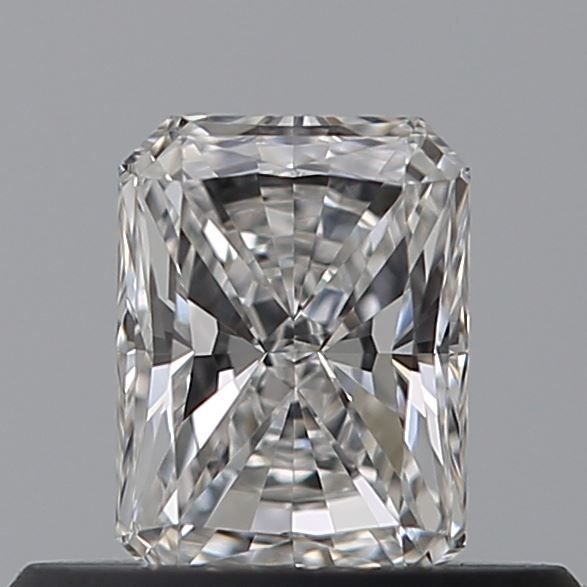 Prírodný diamant radiant,...