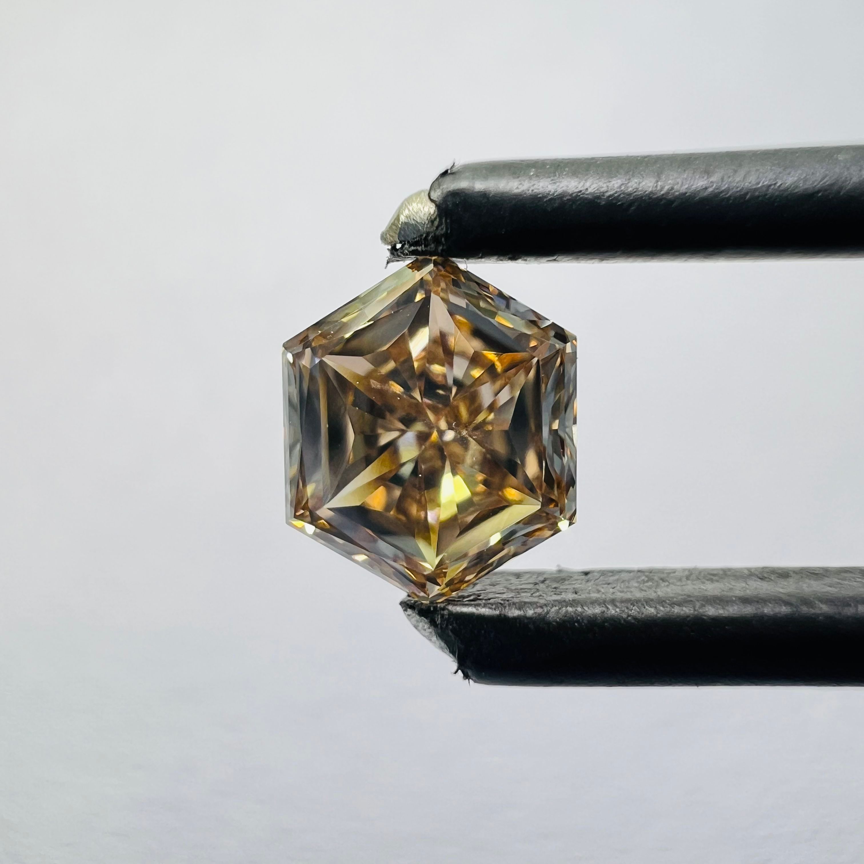 0.52 CT Orange HEXAGONAL
