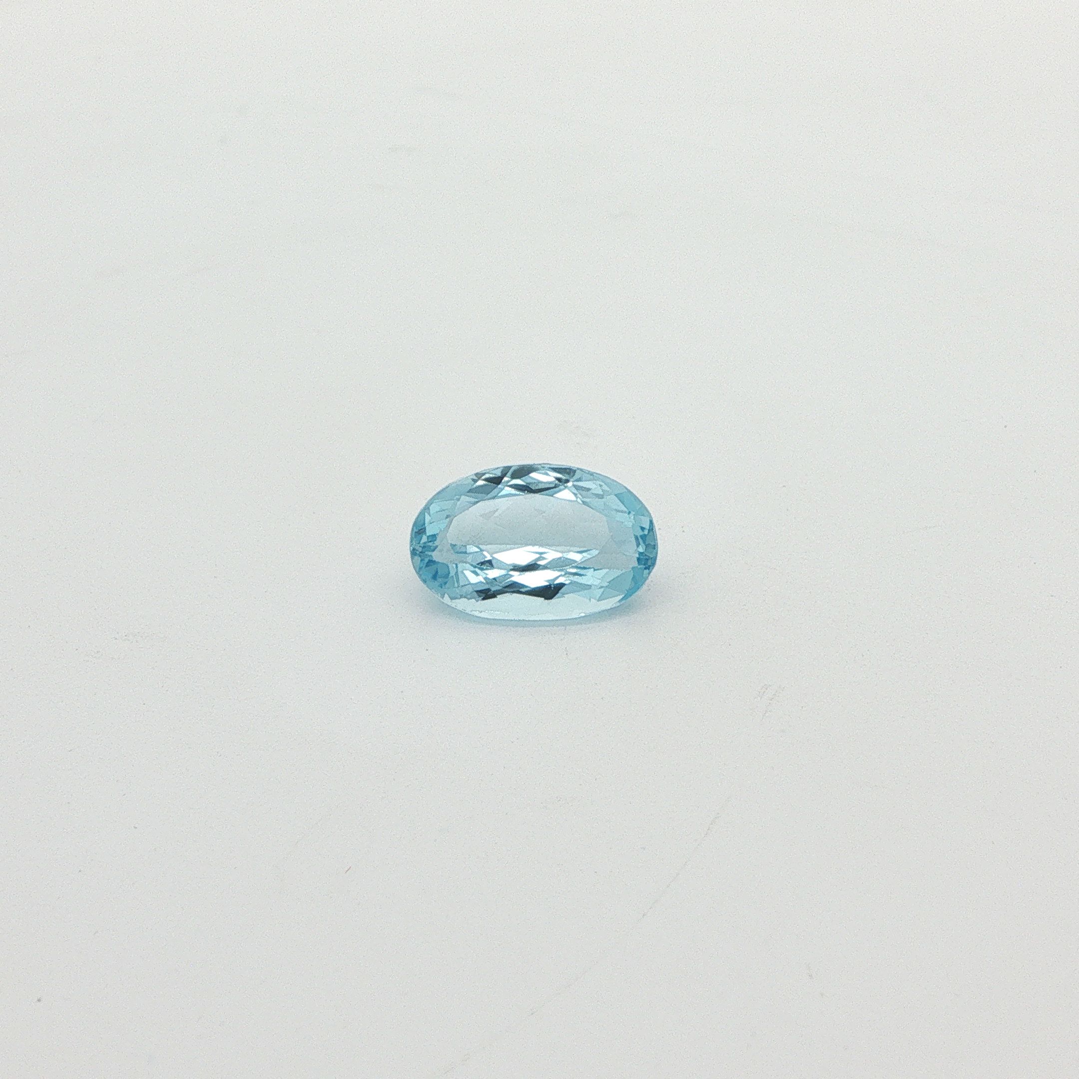 2.9 ct Oval aquamarine