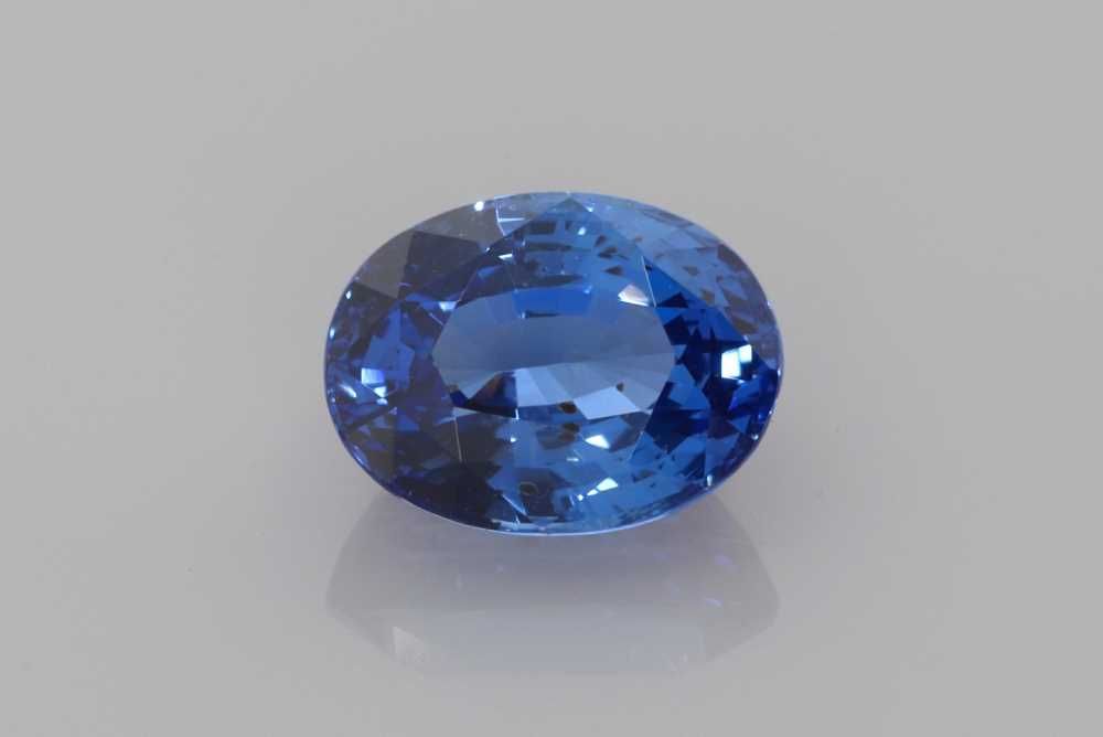 2.62 ct Oval Sapphire