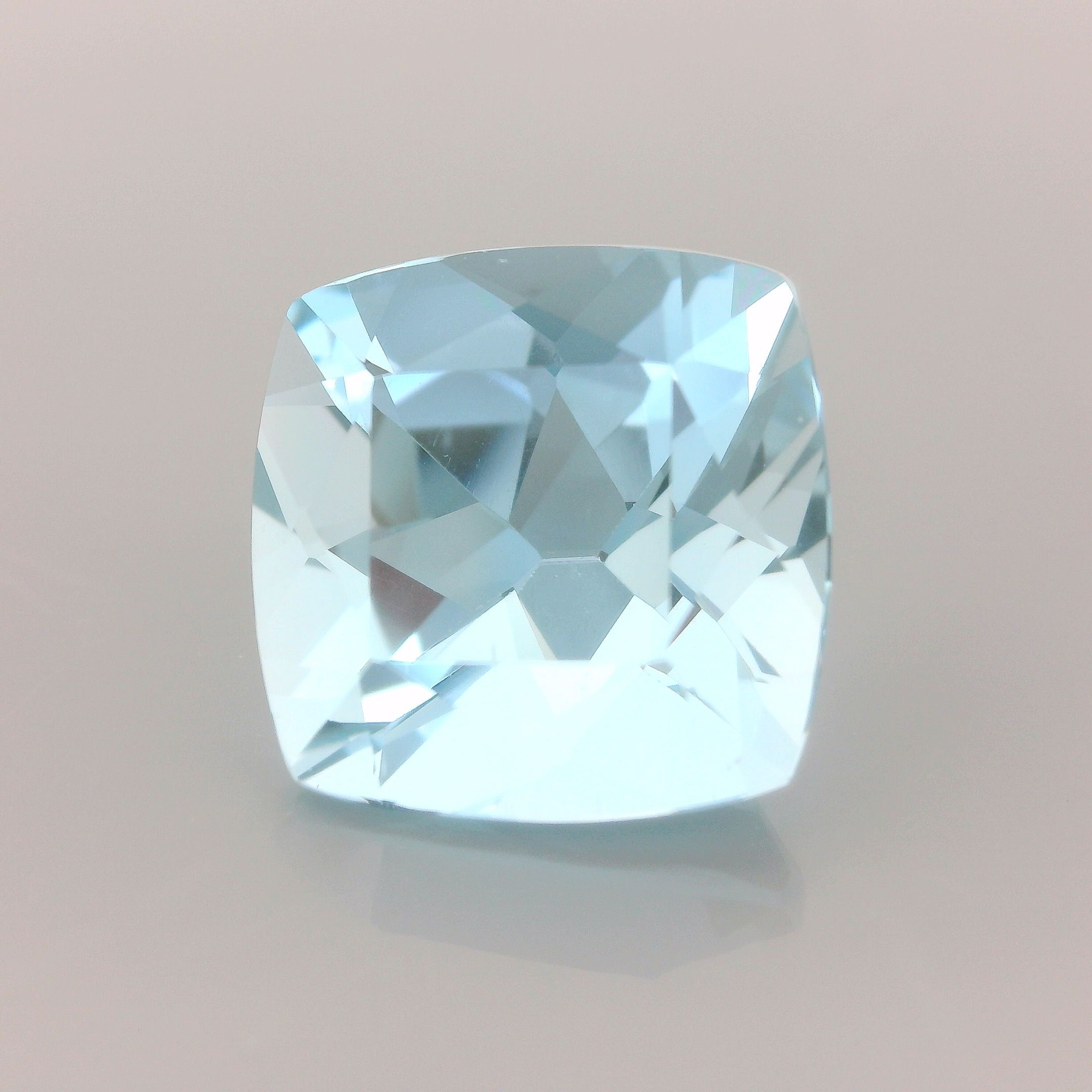6.9 ct Cushion aquamarine