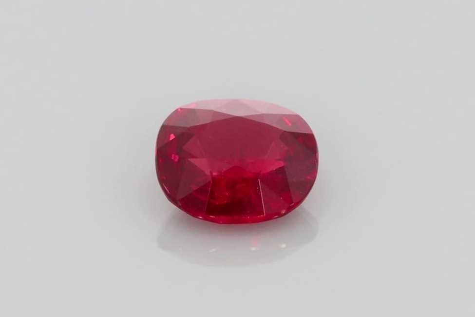 Rubin 1,04 ct, czerwony, szlif cushion