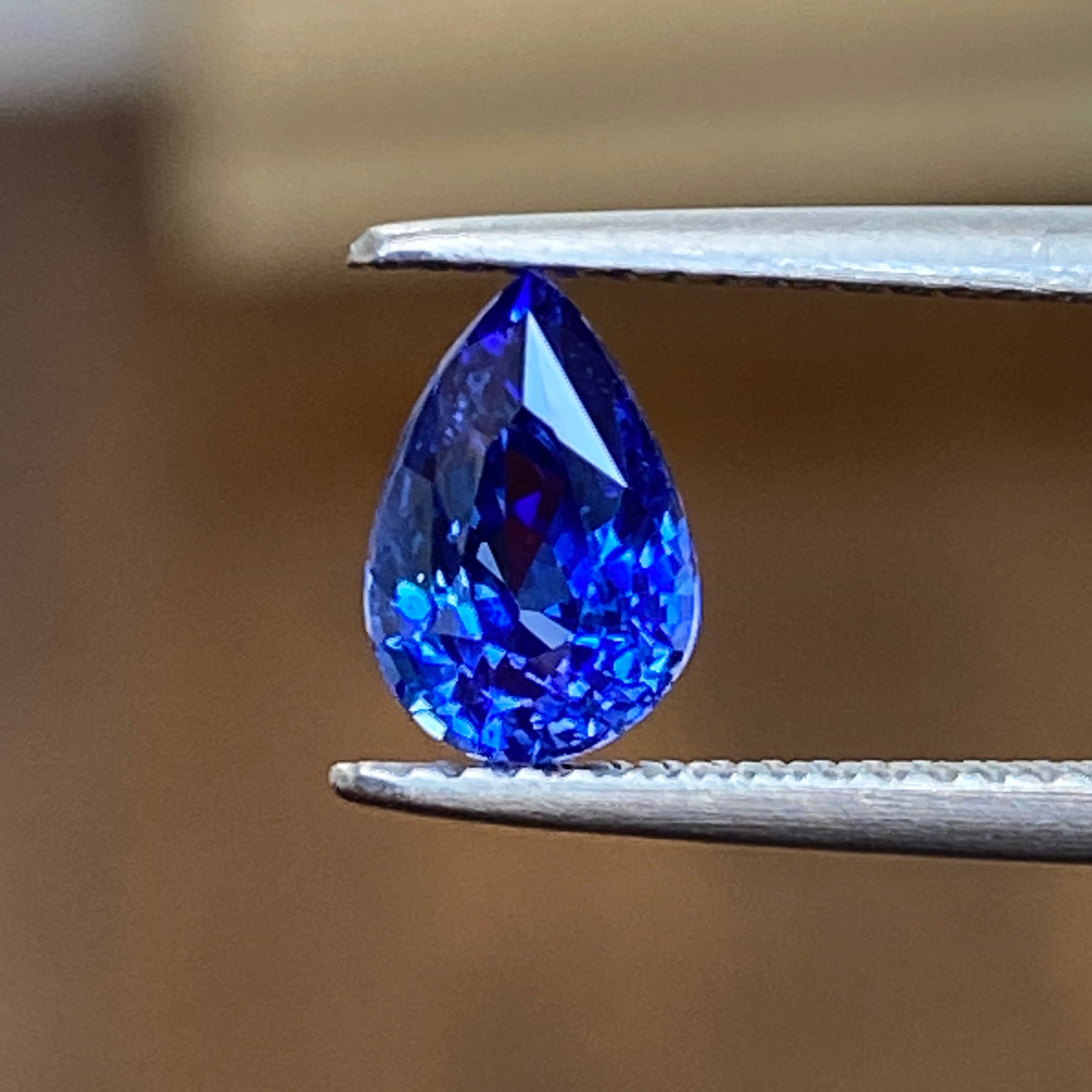 SAPPHIRE FACETED 1.6ct BLUE BLUE EC SRILANKA HEATED