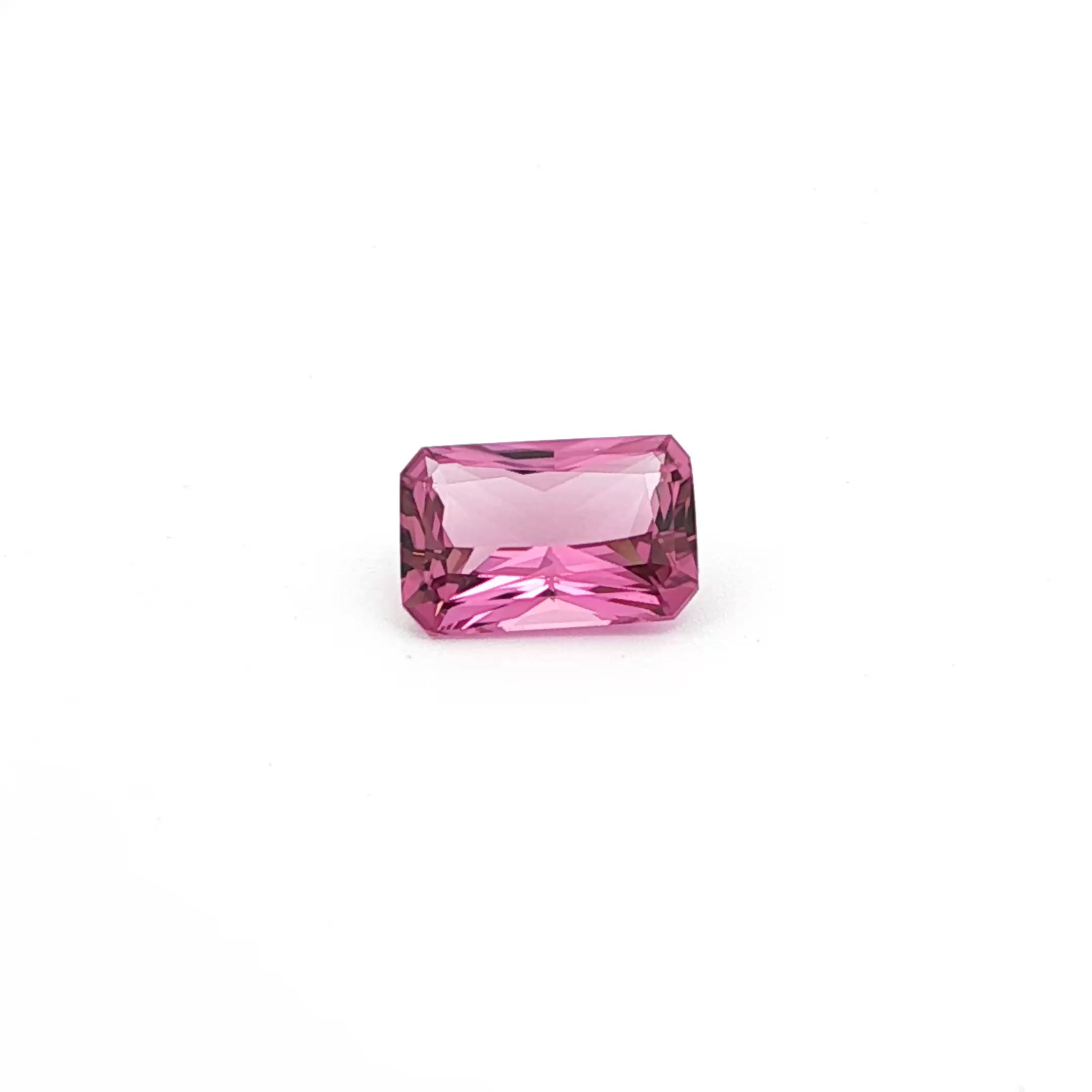 Turmalin 1,65 ct, różowy, szlif ośmiokątny