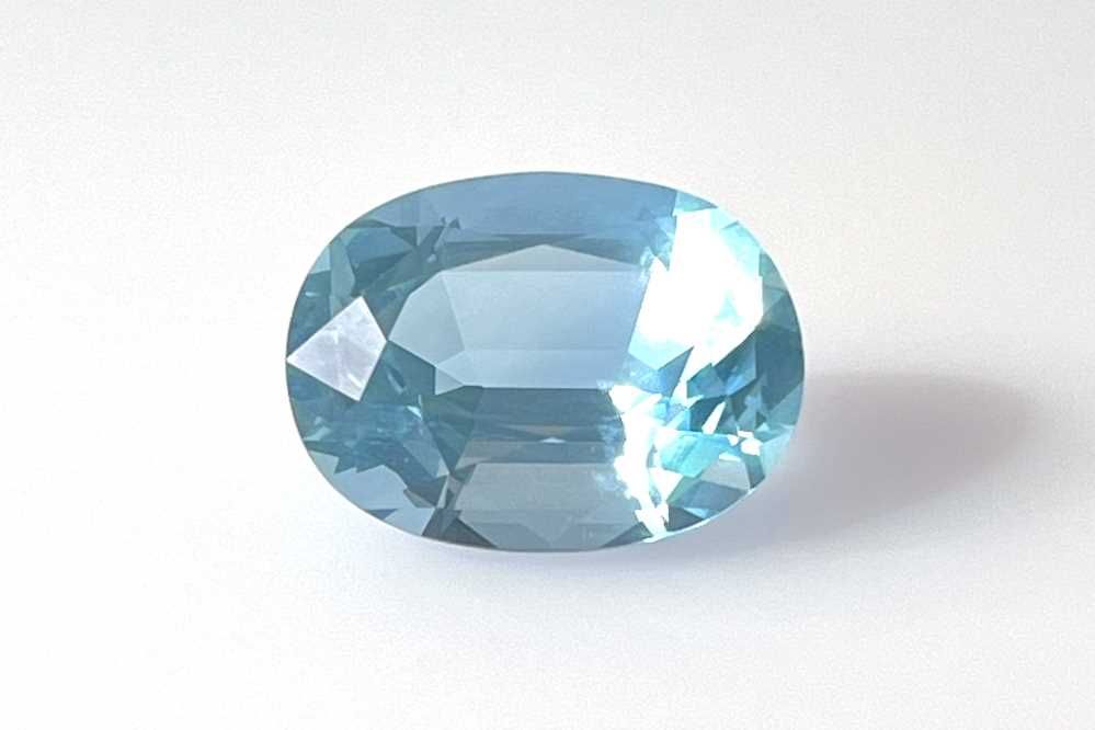 Akwamaryn 9,08 ct, niebieski, szlif owalny