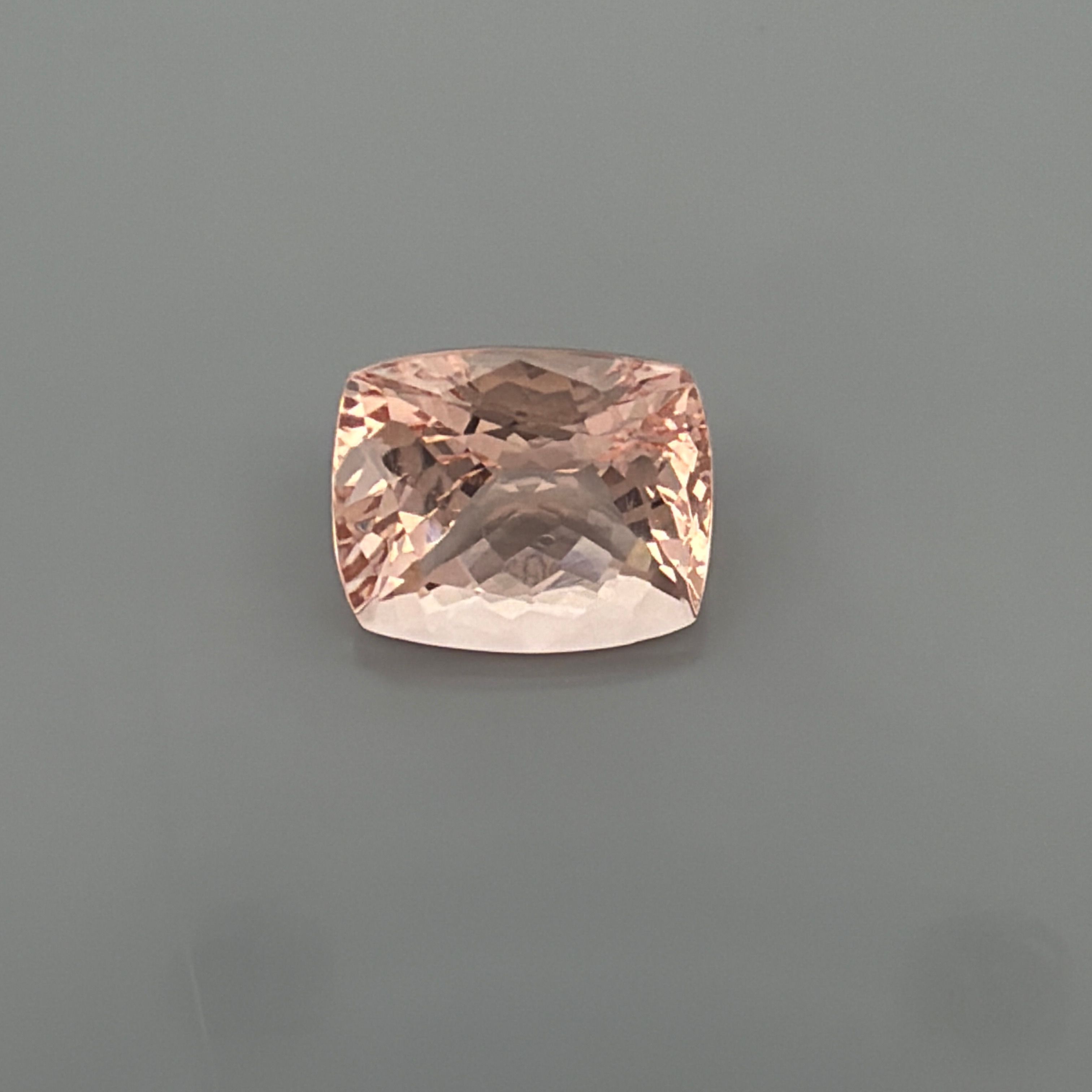Morganit 5,55 ct, różowy, szlif cushion