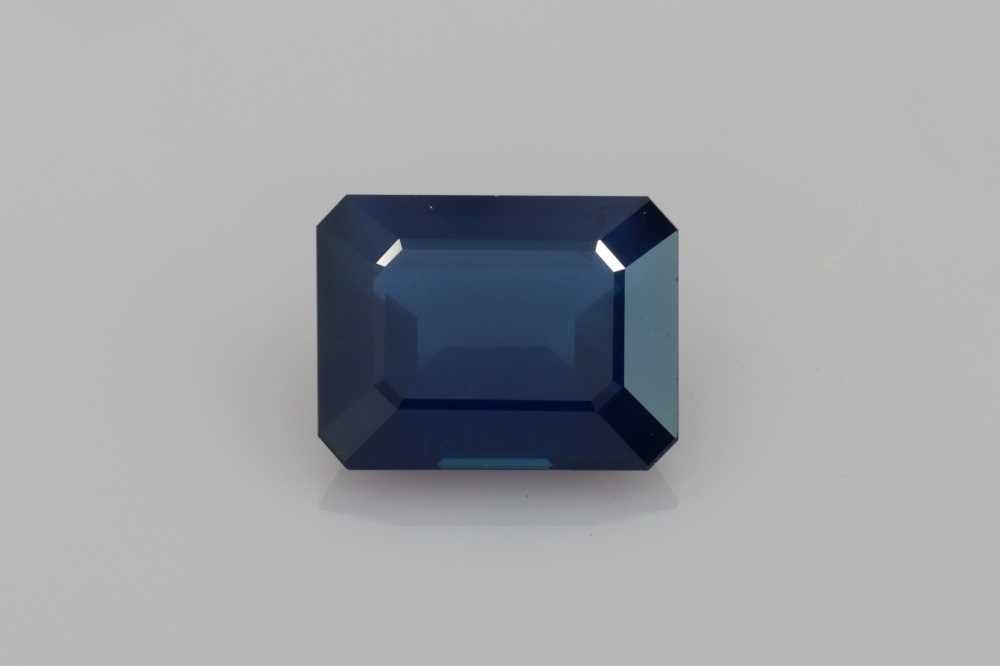 SAPPHIRE FACETED 3.95ct BLUE Vivid BLUE SI THAILAND HEATED
