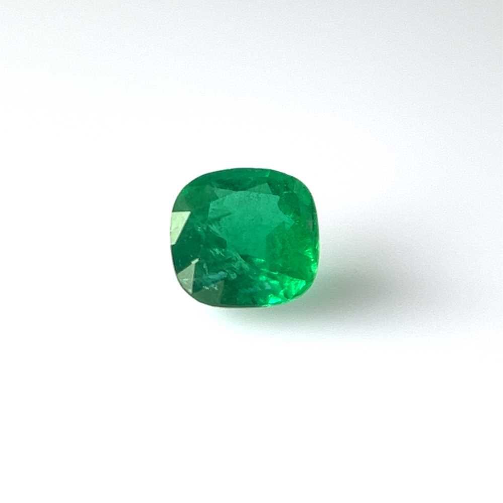 Szmaragd 2,40 ct, zielony, szlif cushion
