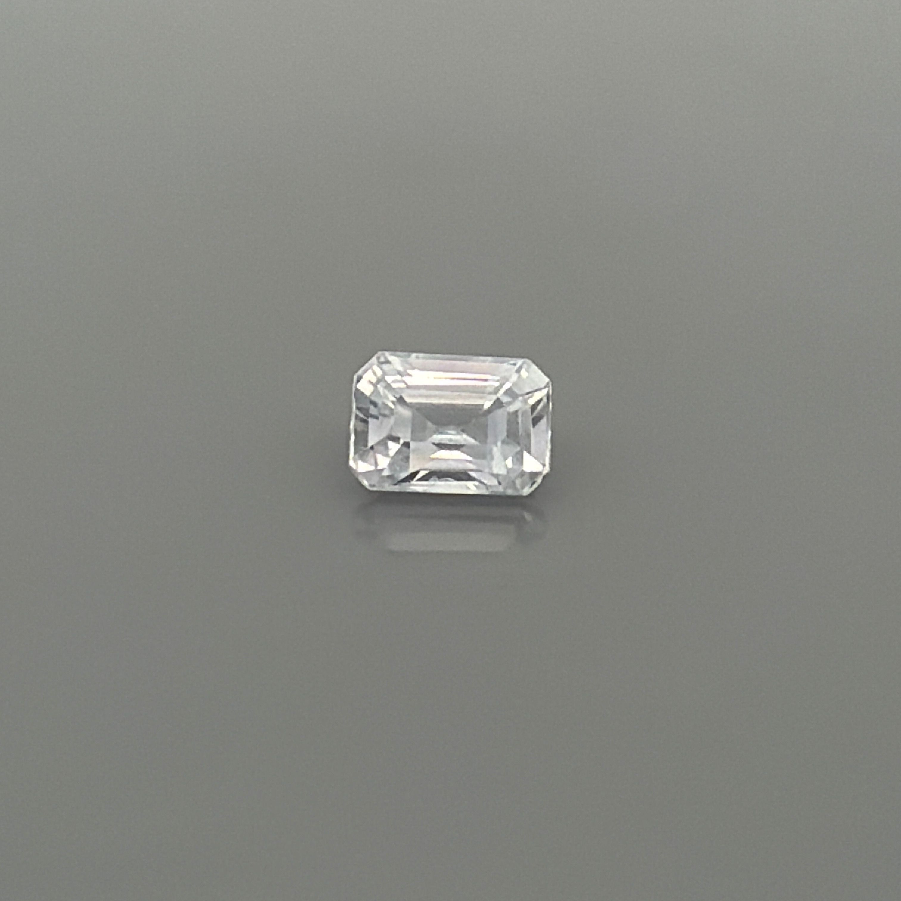 Szafir 1,52 ct, biały, szlif ośmiokątny