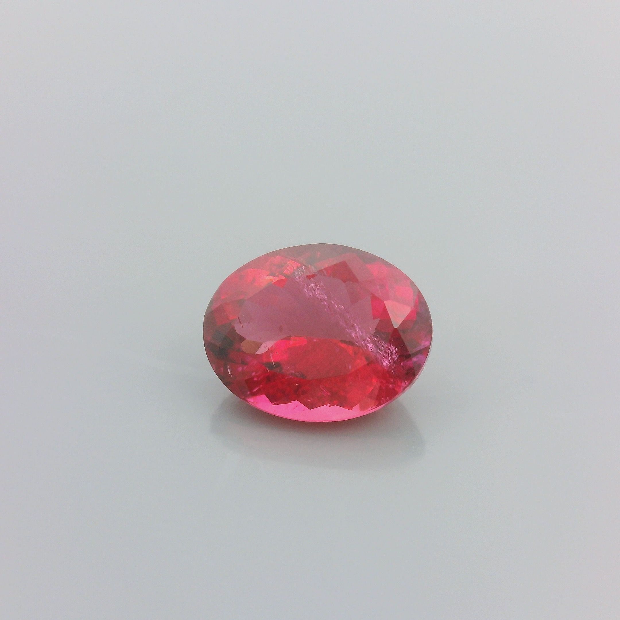 Turmalin 2,11 ct, czerwony, szlif owalny