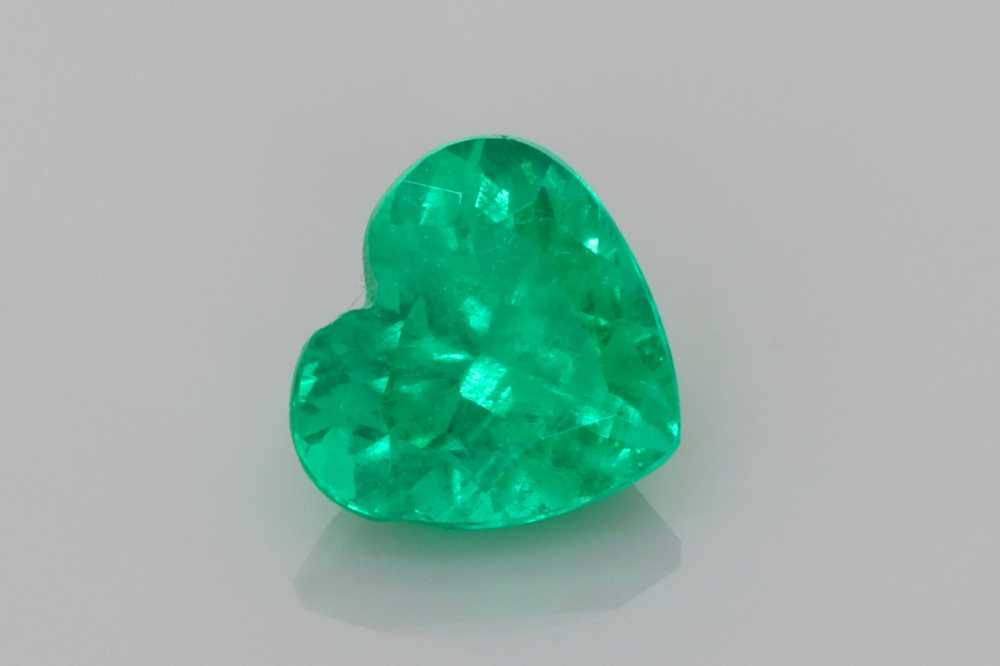 0.96 ct Heart emerald