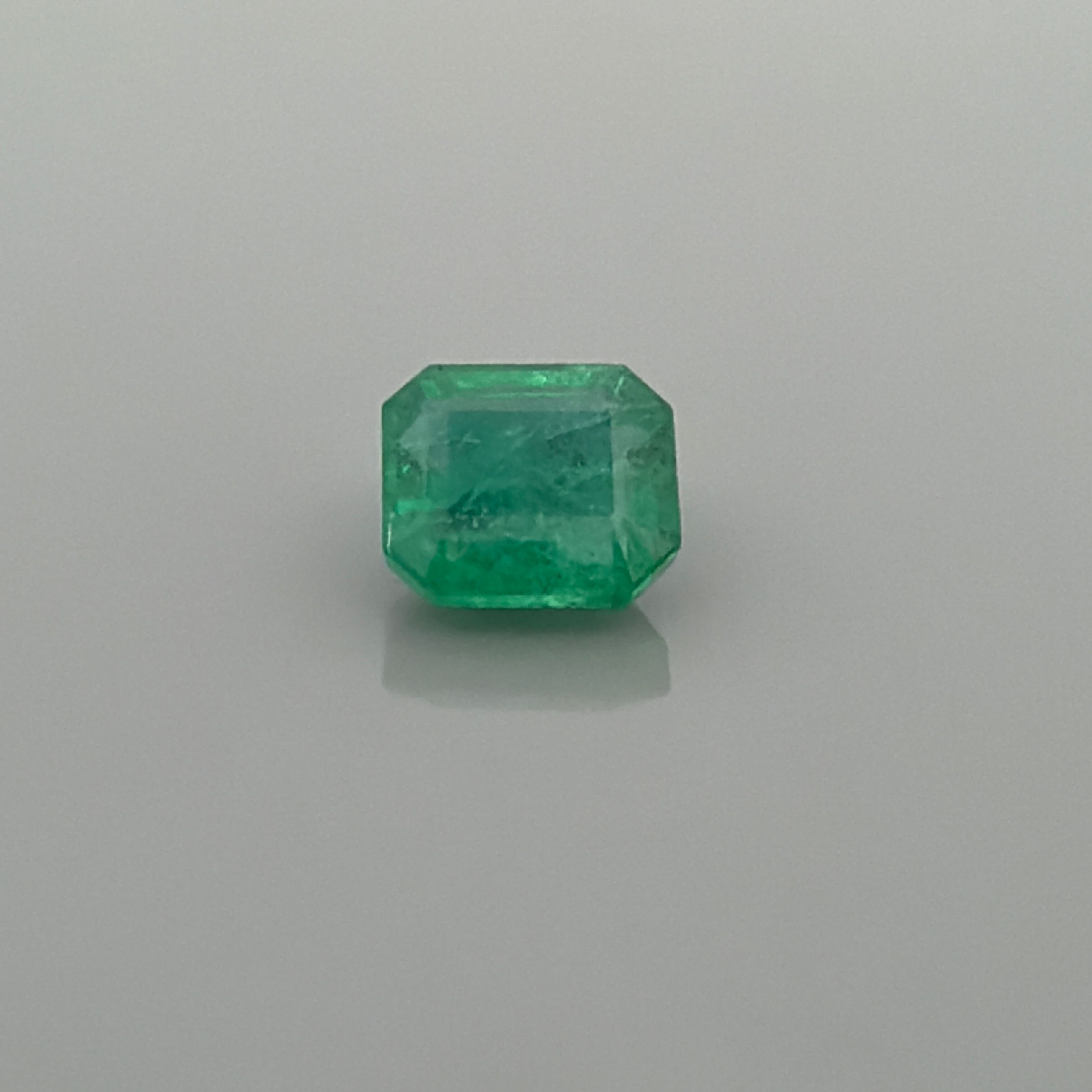 Szmaragd 2,50 ct, zielony, szlif ośmiokątny