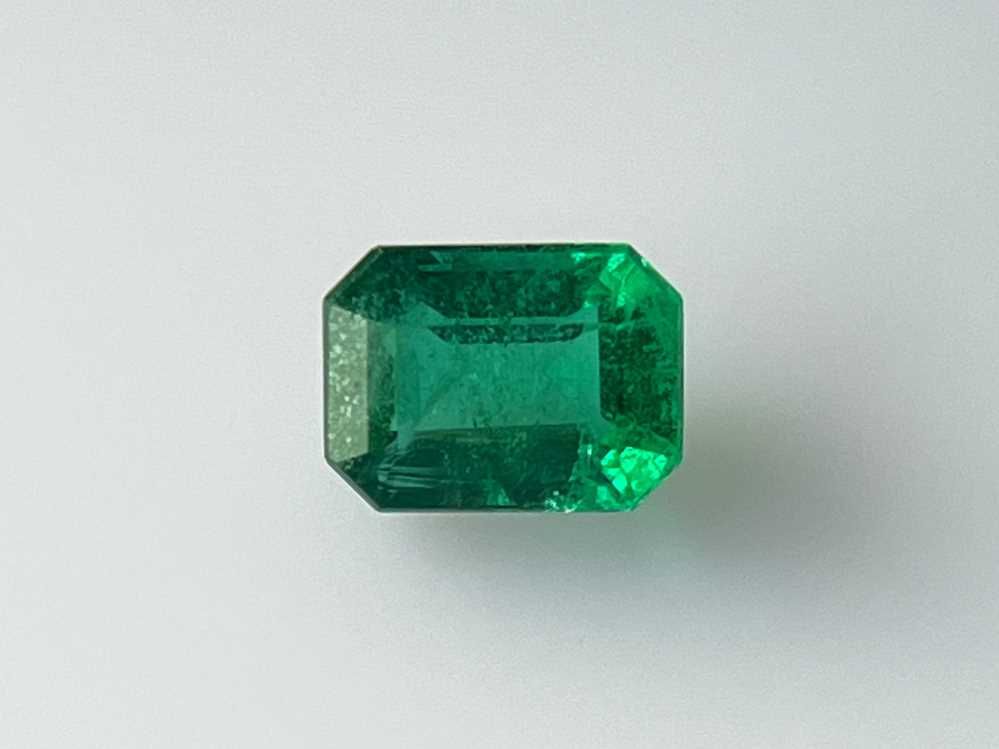 Szmaragd 1,56 ct, zielony, szlif szmaragdowy