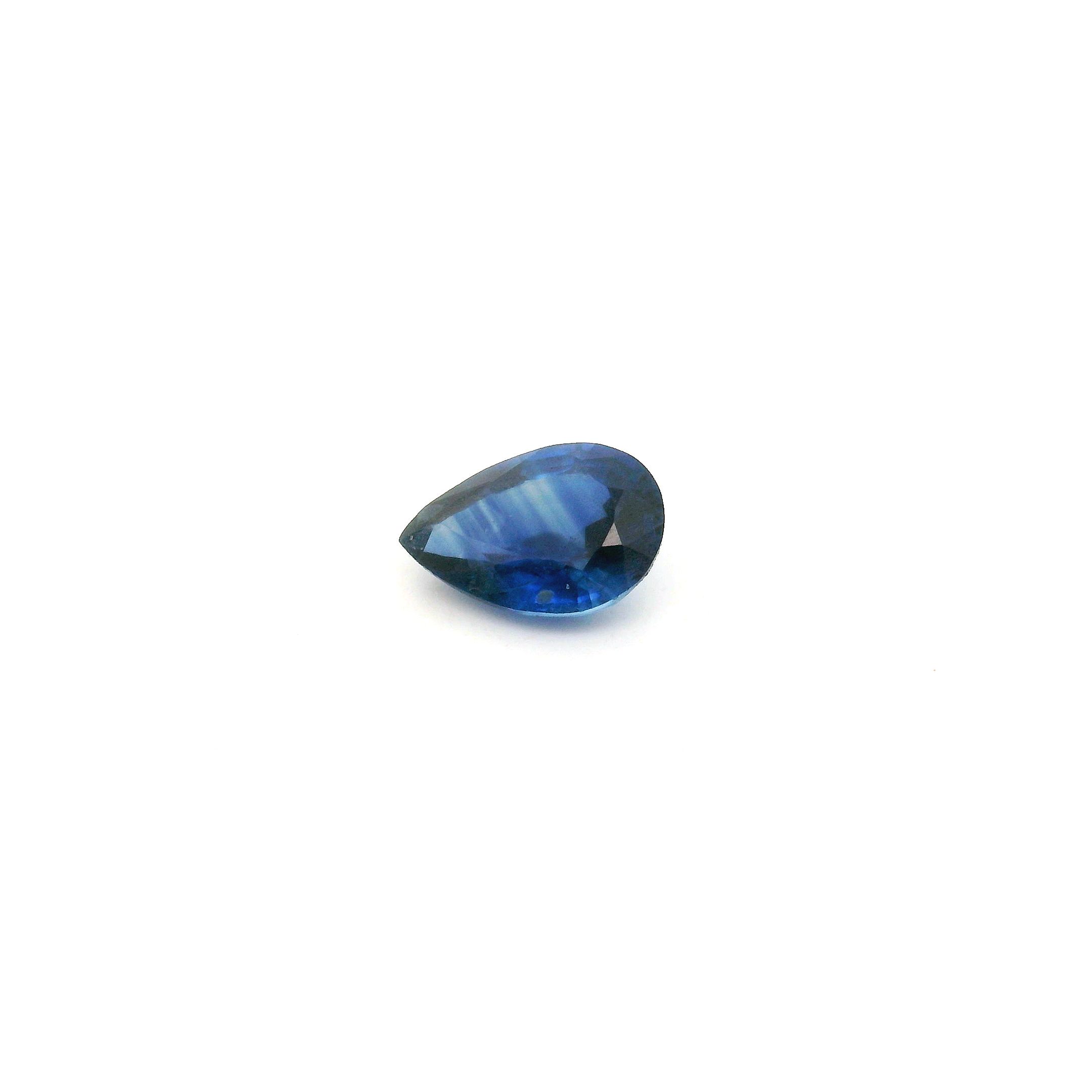 0.8 ct Pear sapphire