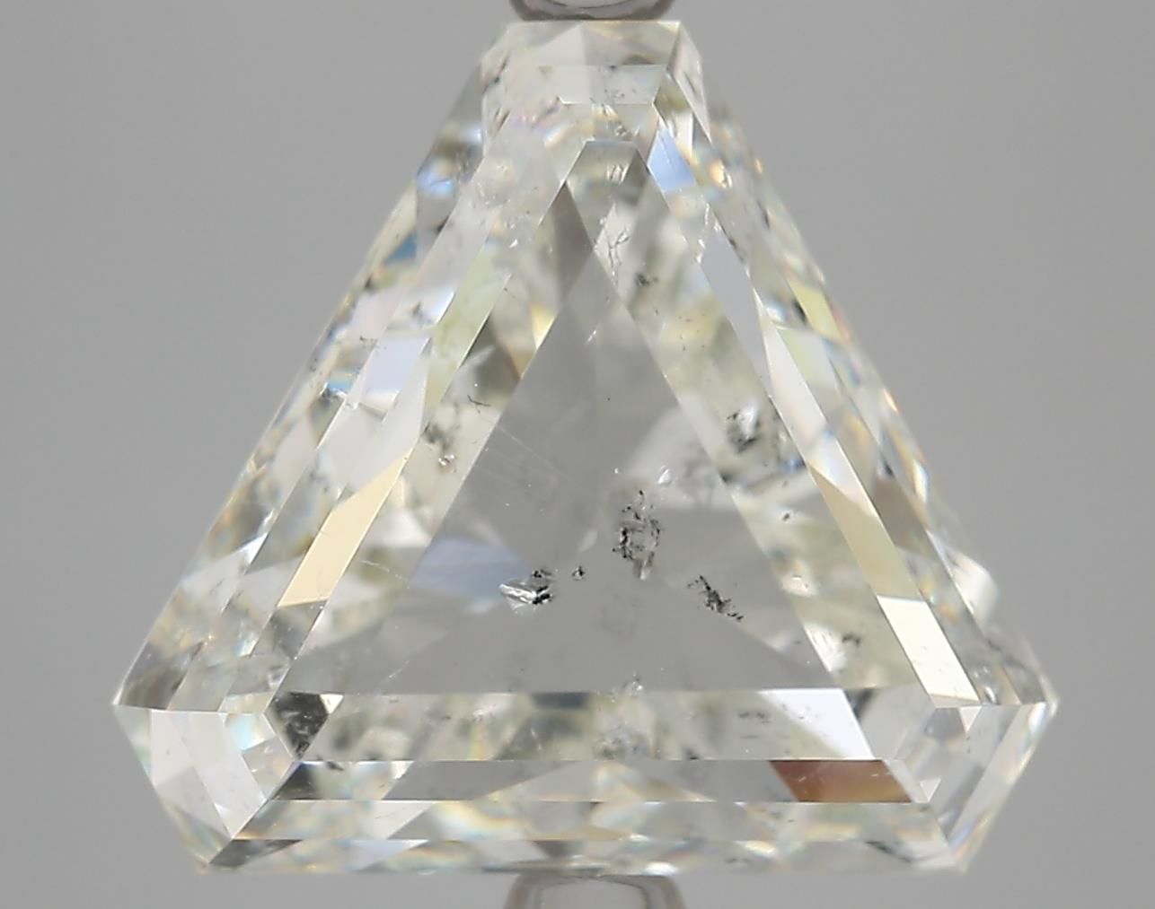 Prírodný diamant...