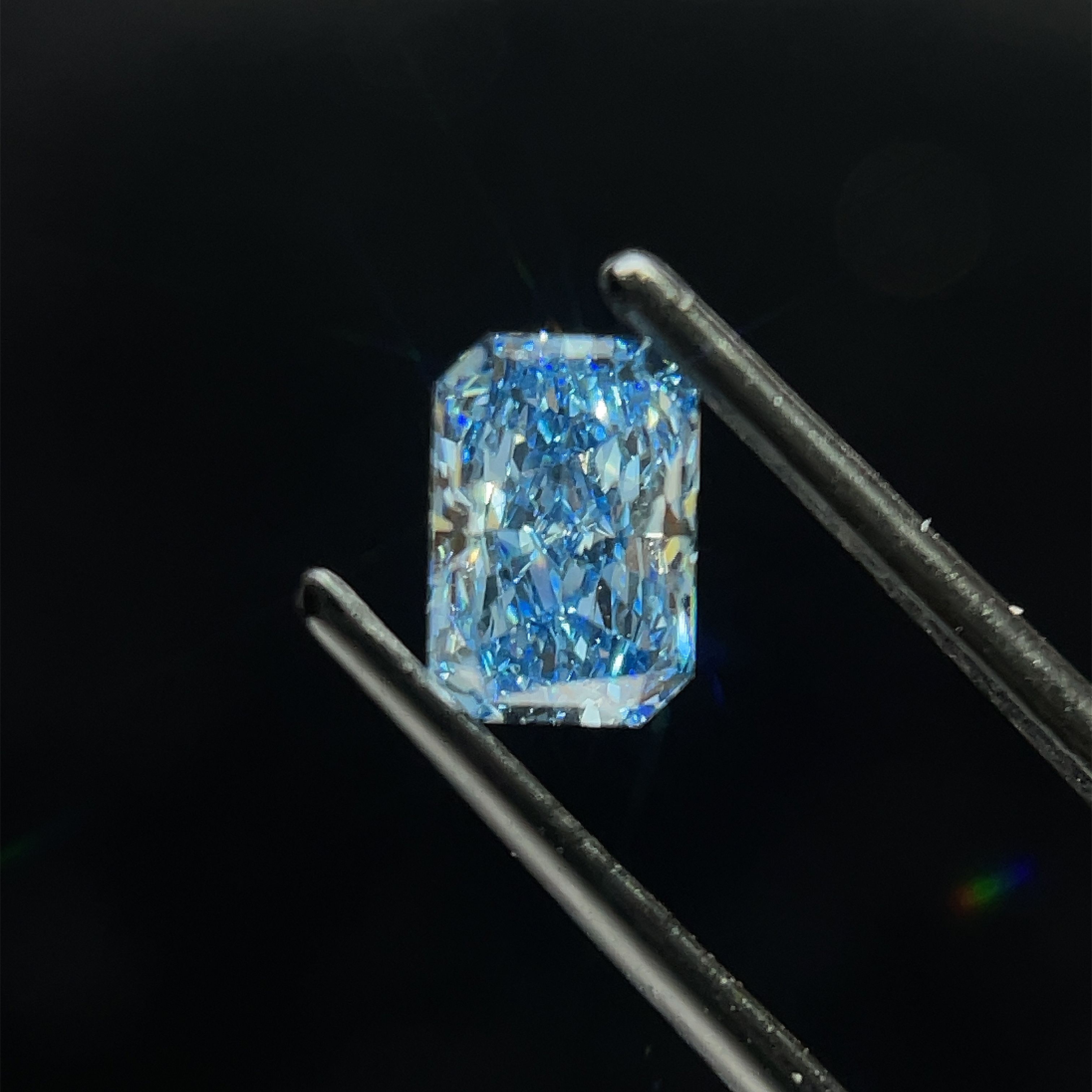 1.1 CT Fancy Vivid Blue RADIANT