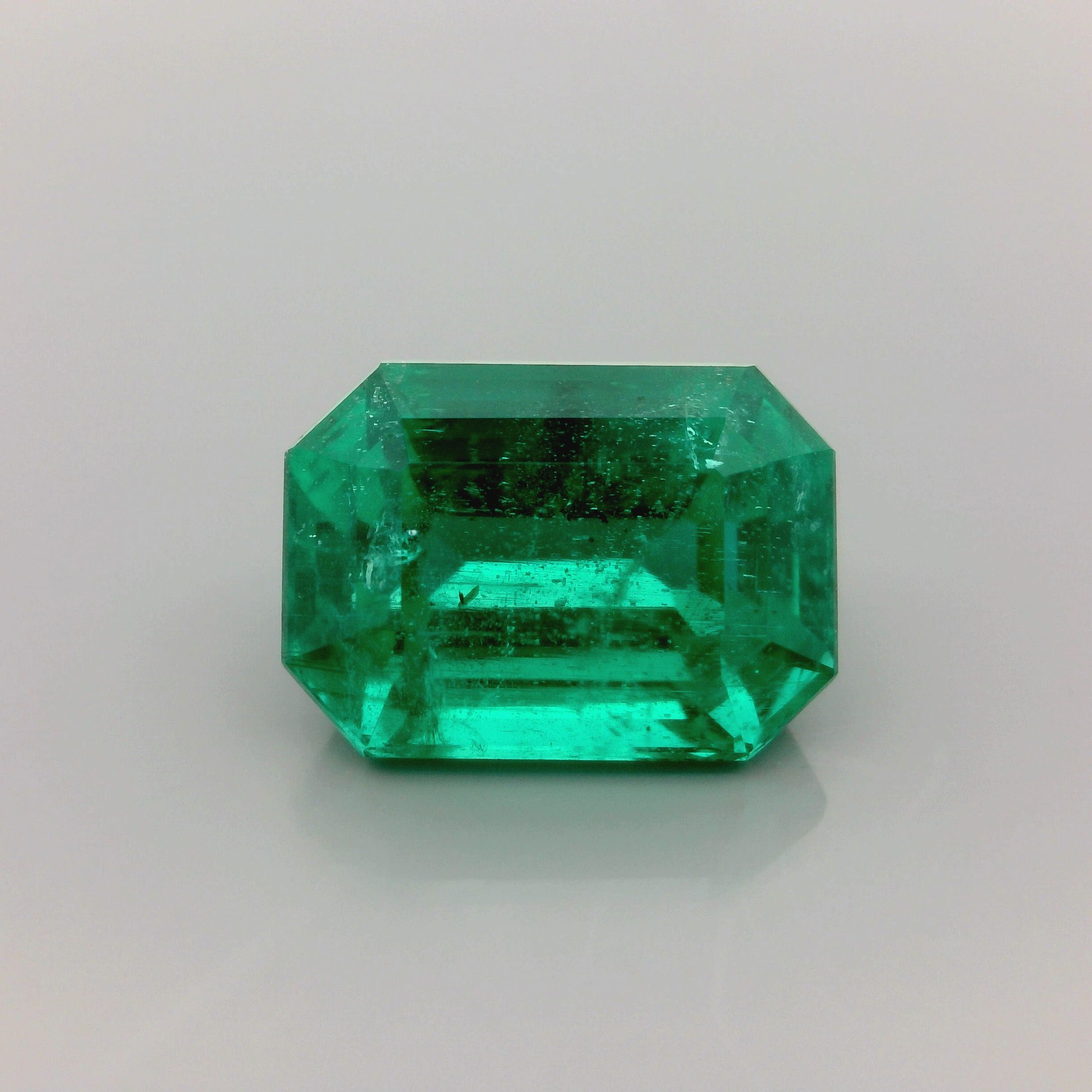 Szmaragd 4,02 ct, zielony, szlif ośmiokątny