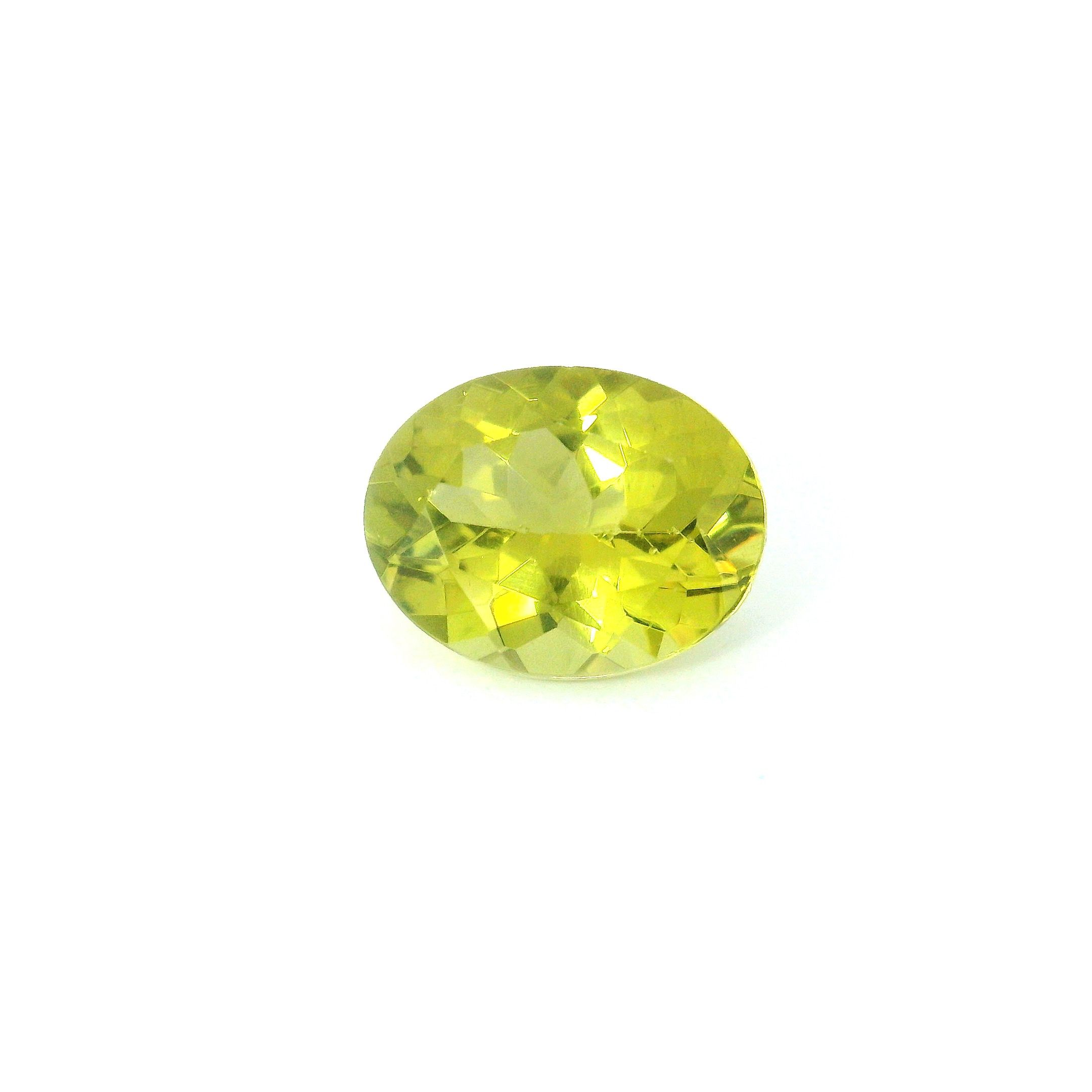 Apatyt 2,09 ct, żółty, szlif owalny