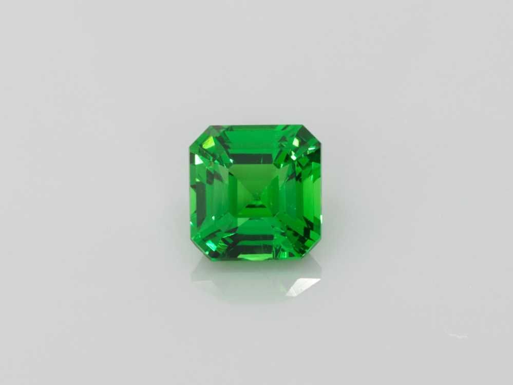 Granat 1,07 ct, zielony, szlif asscher