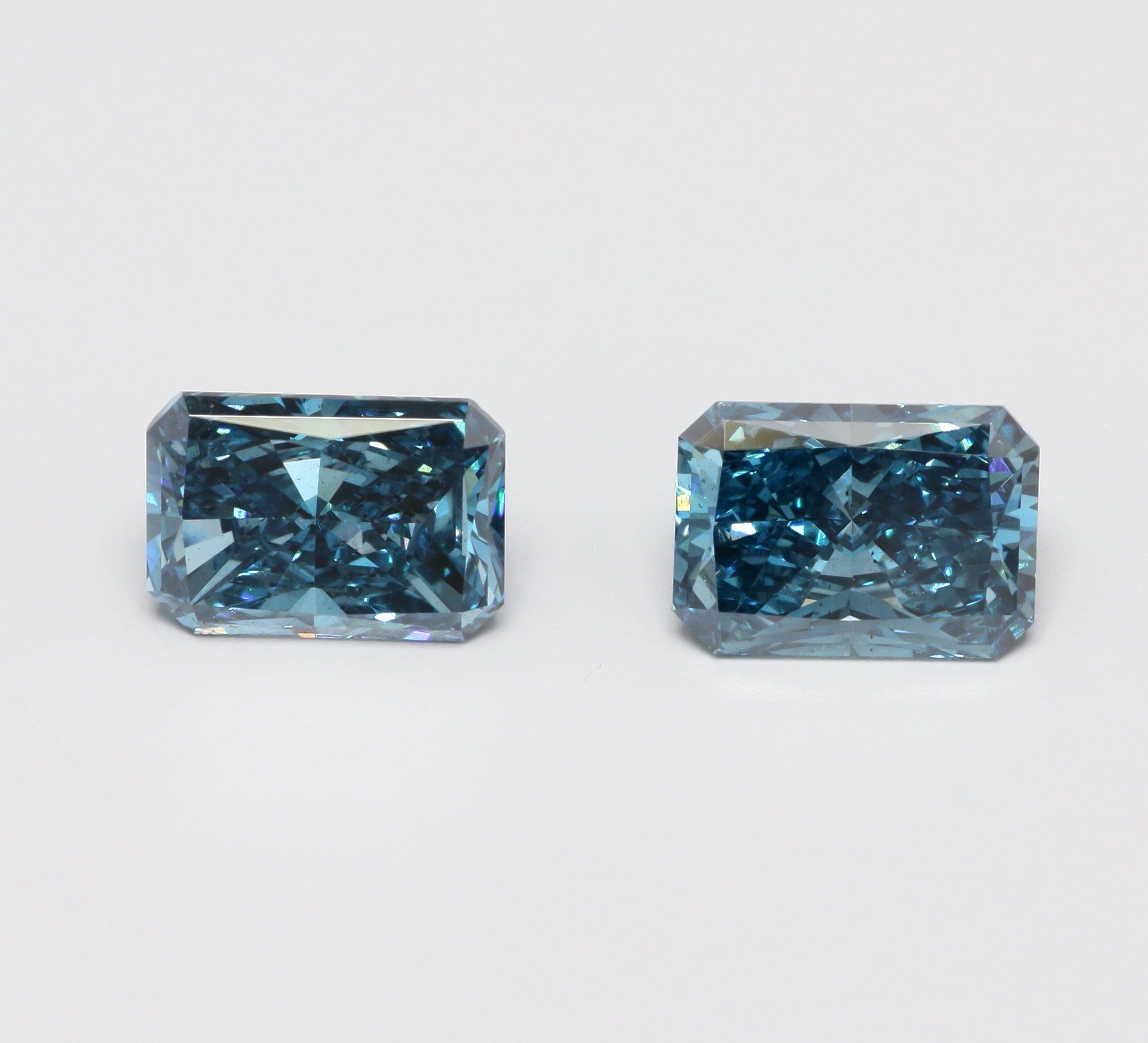 1.0 CT Fancy Vivid Blue RADIANT
