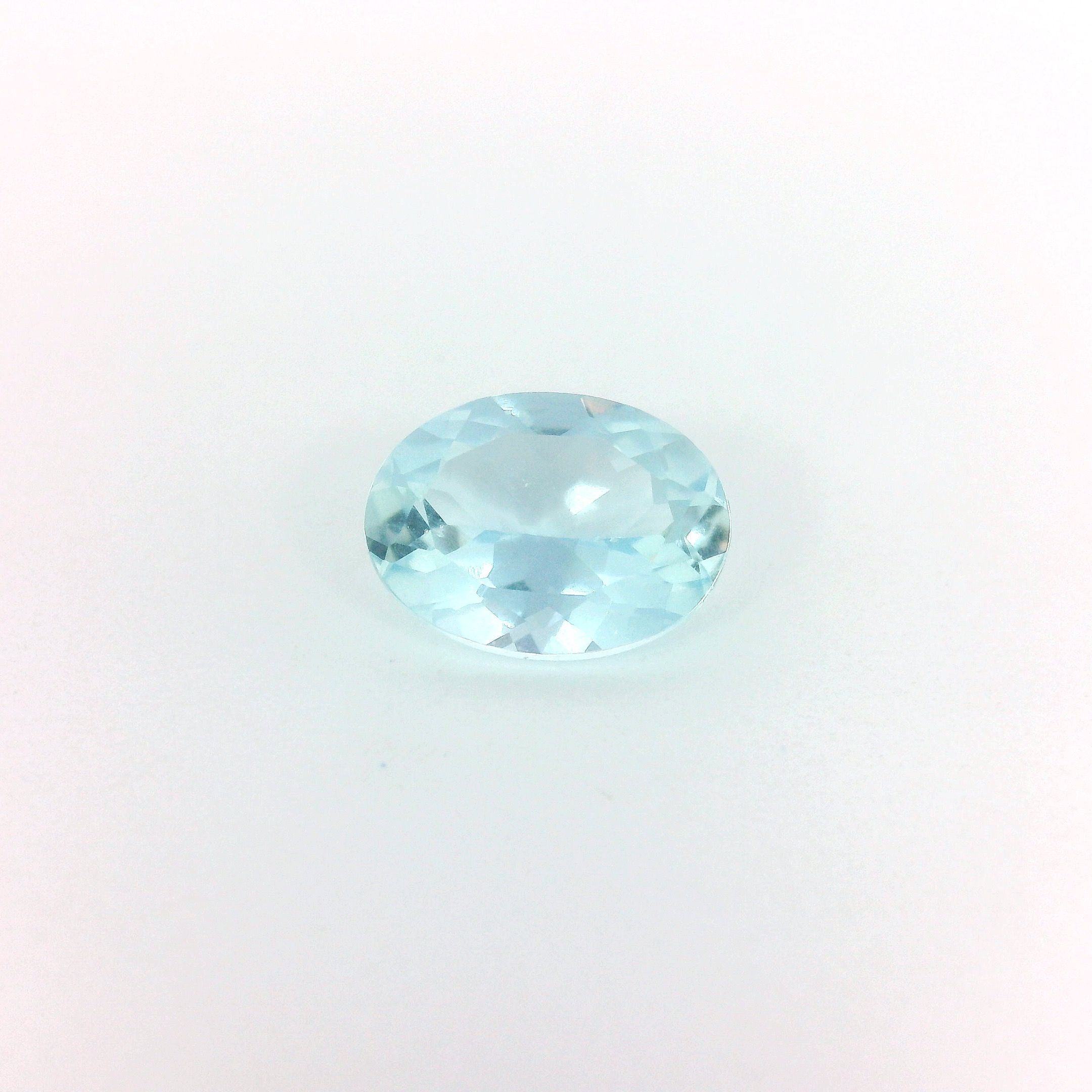 Akwamaryn 1,15 ct, niebieski, szlif owalny