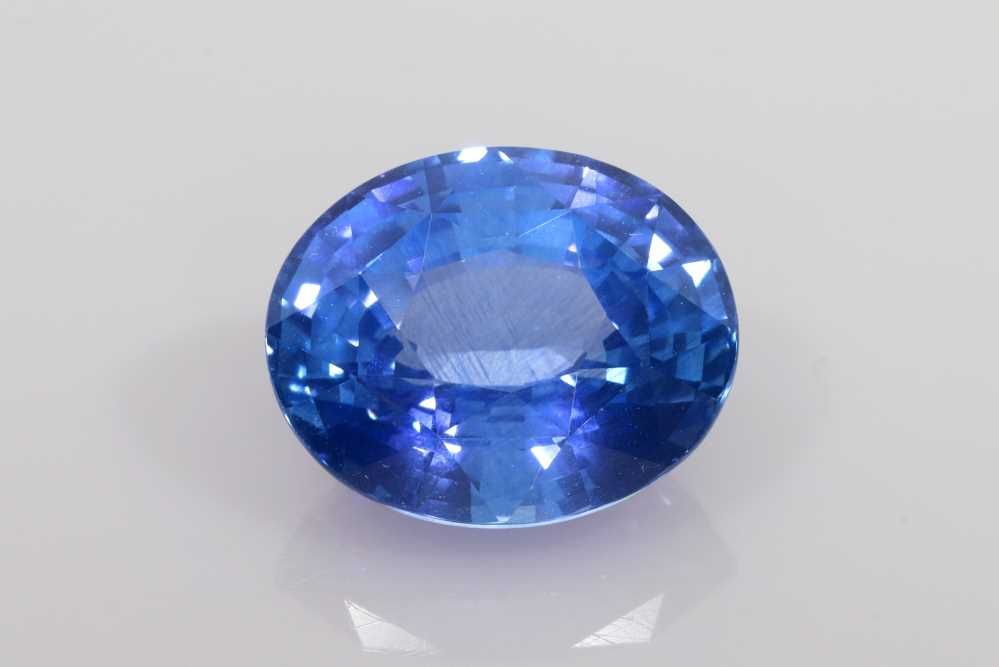 Szafir 10,20 ct, niebieski, szlif owalny