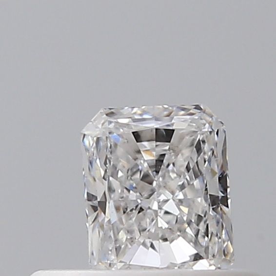 Prírodný diamant radiant,...