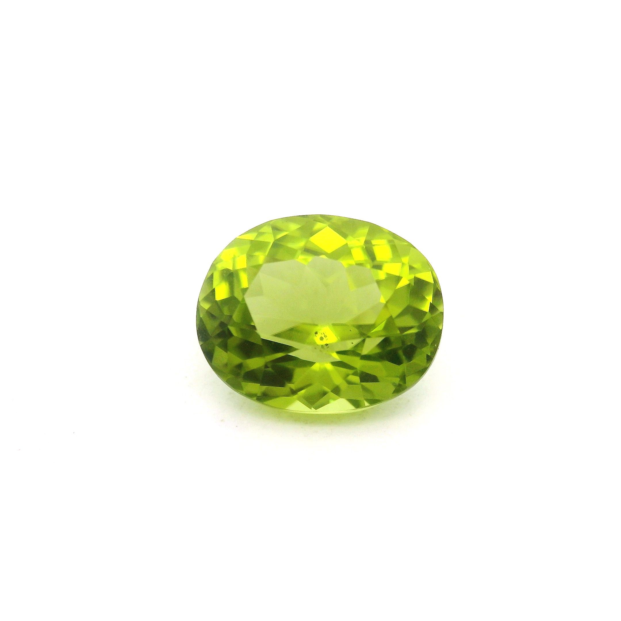Perydot 3,36 ct, zielony, szlif owalny