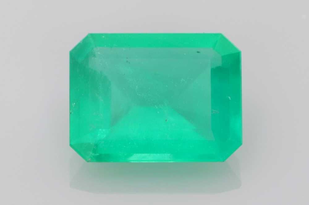 Szmaragd 2,40 ct, zielony, szlif szmaragdowy
