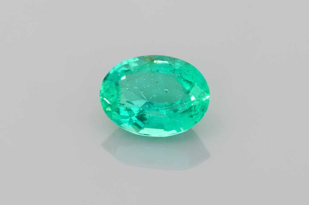 Szmaragd 1,27 ct, zielony, szlif owalny