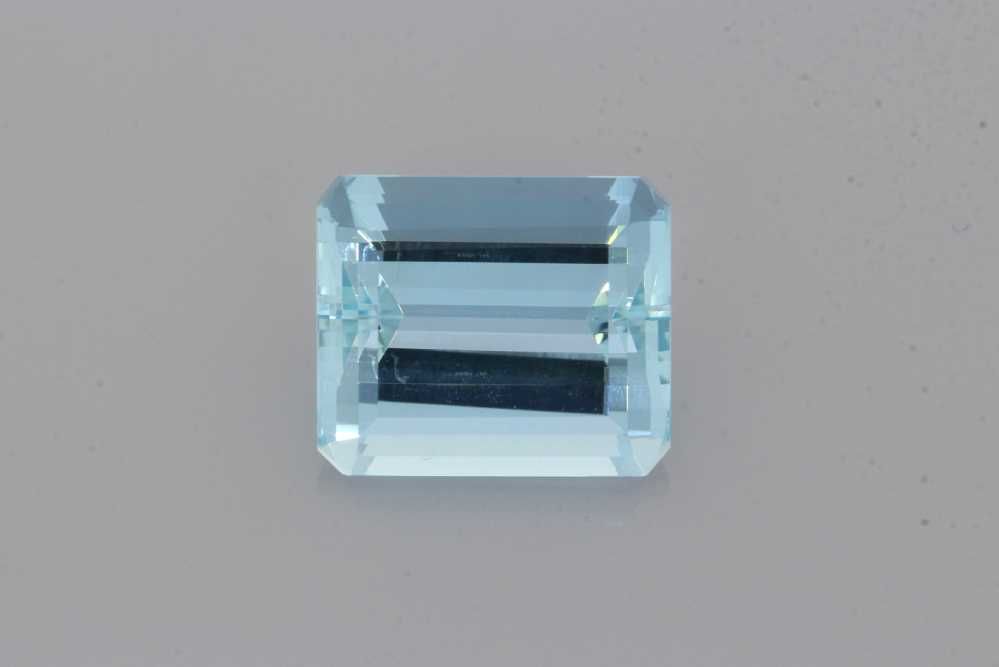 AQUAMARINE FACETED 7.87ct BLUE BLUE SI MOZAMBIQUE NONE
