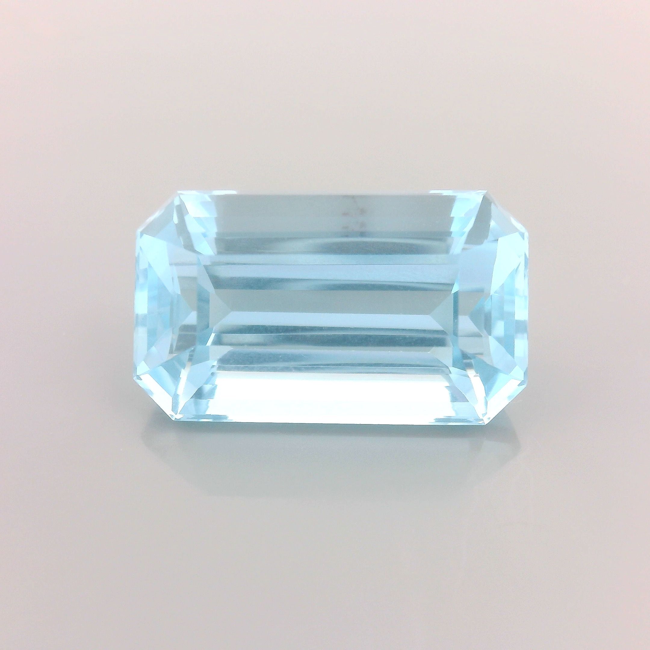 5.88 ct Octagonal aquamarine