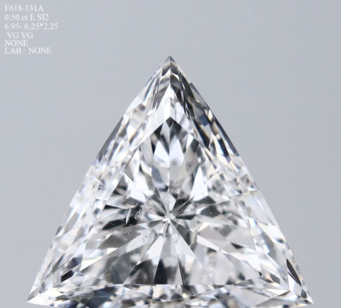 Prírodný diamant triangel,...