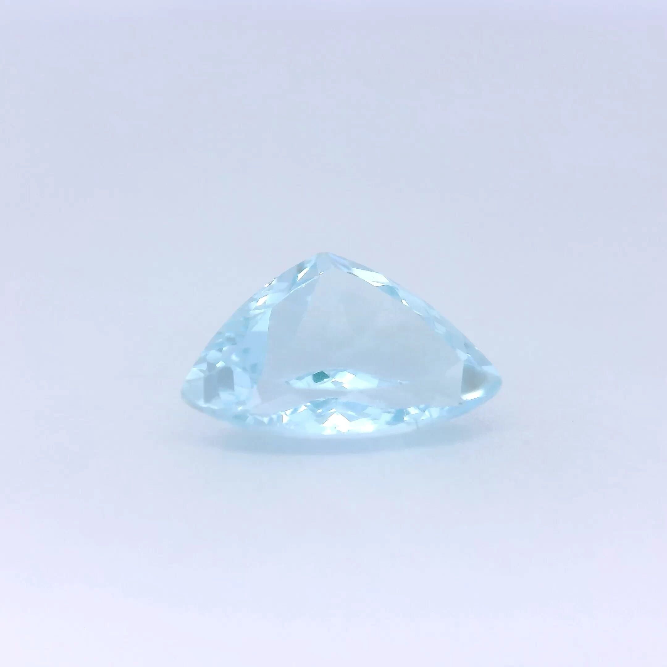 Akwamaryn 1,85 ct, niebieski, szlif trilliant