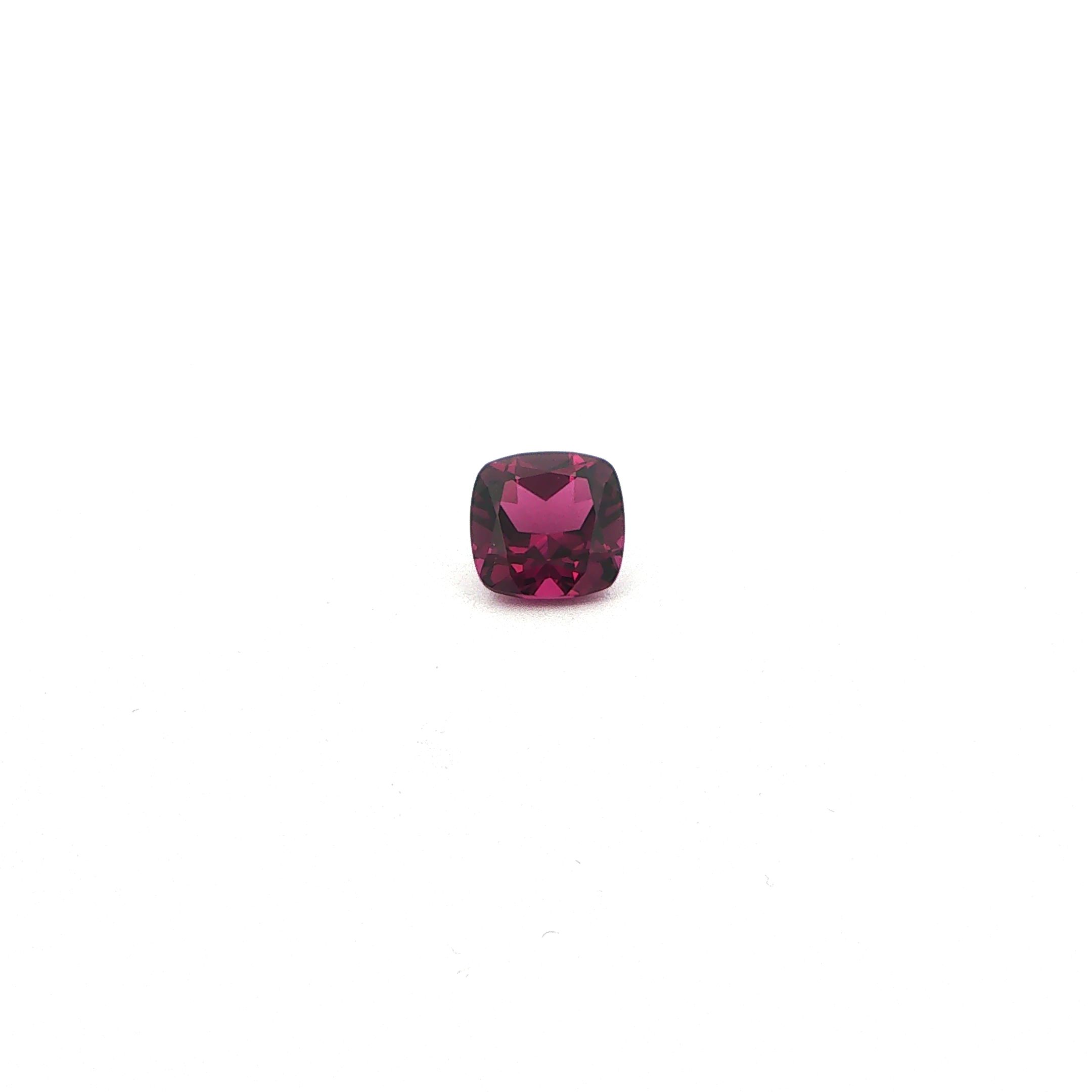 1.94 ct Cushion garnet