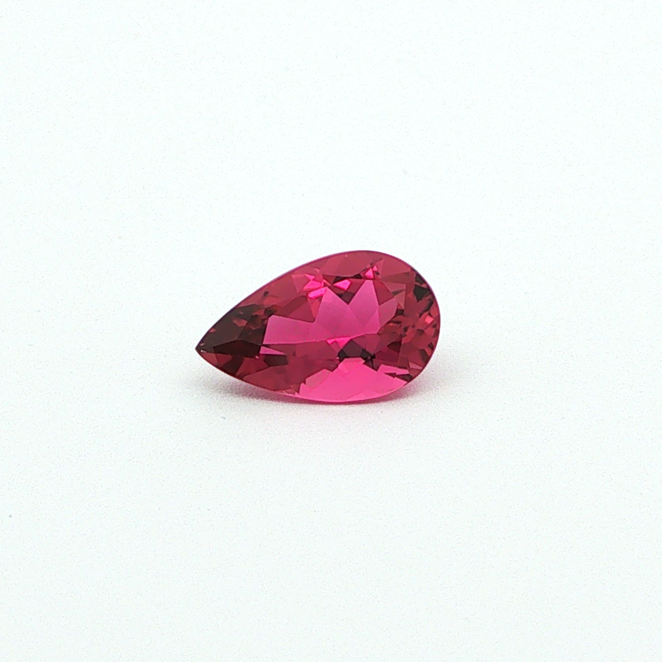 Turmalin 1,54 ct, czerwony, szlif gruszka