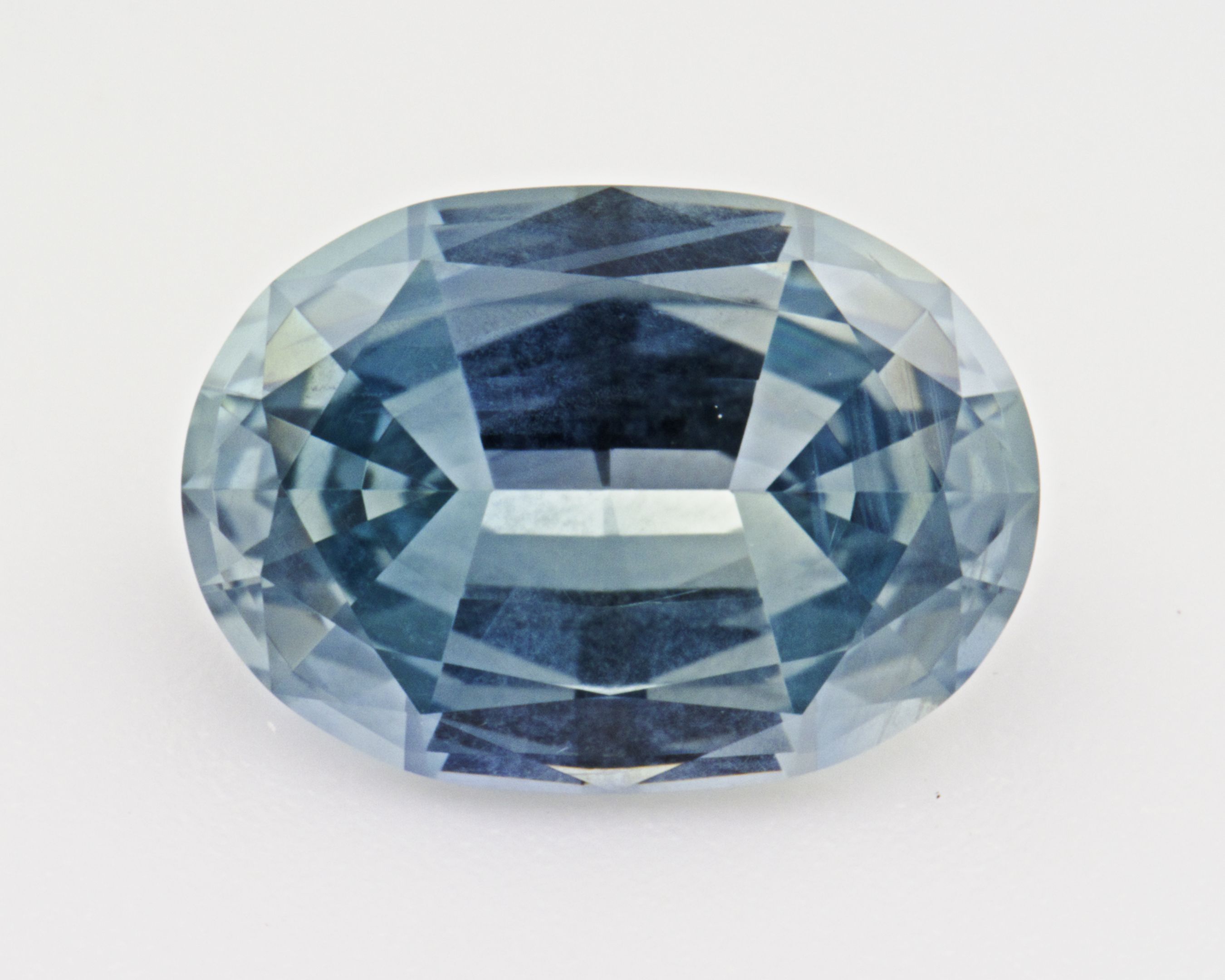 Szafir 2,10 ct, morski, szlif owalny