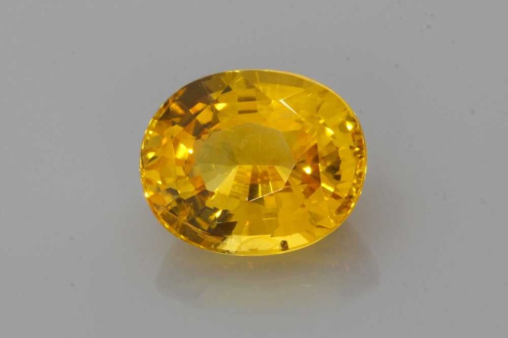 Szafir 3,32 ct, żółty, szlif owalny