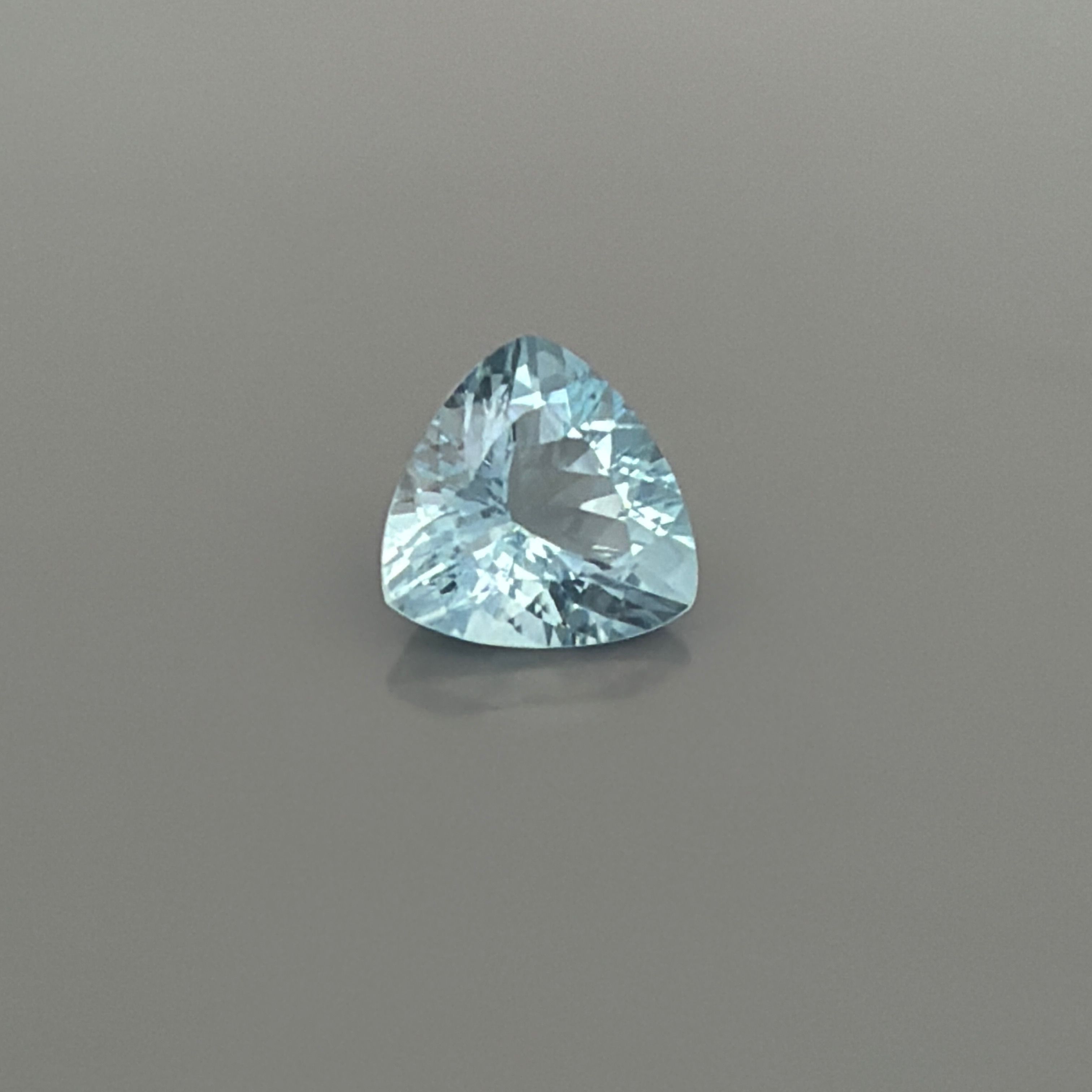 2 ct Triangular aquamarine