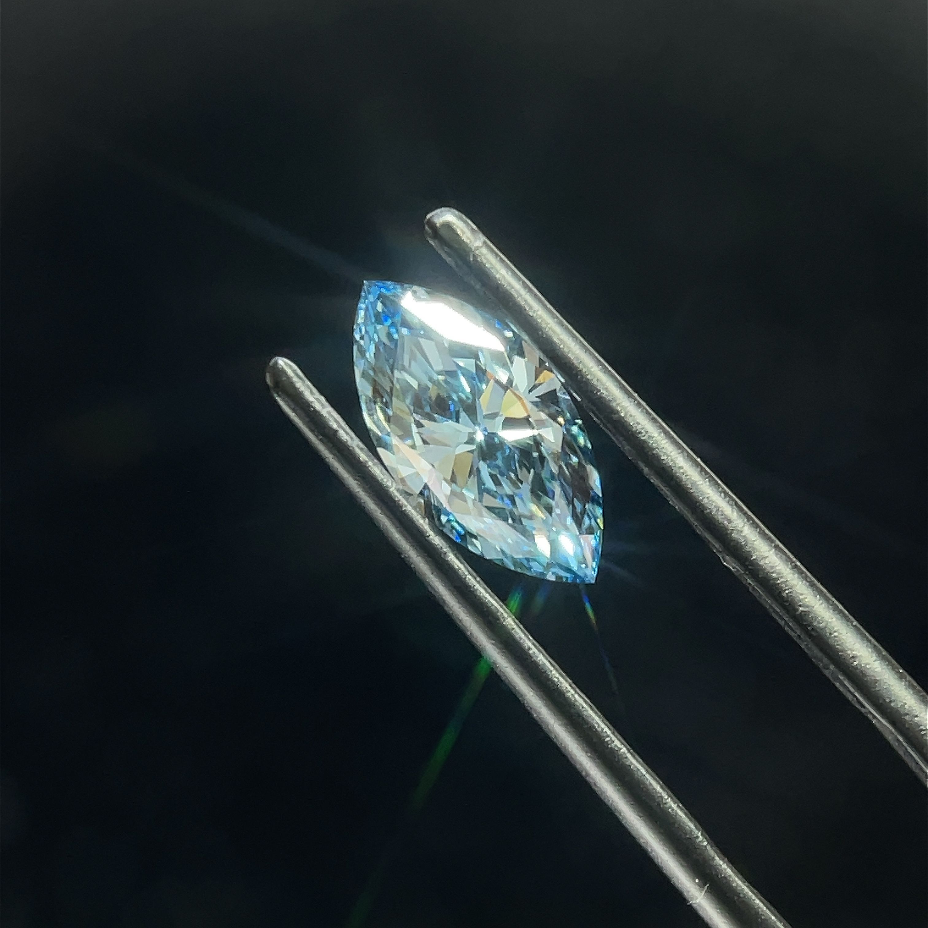 1.08 CT Blue MARQUISE