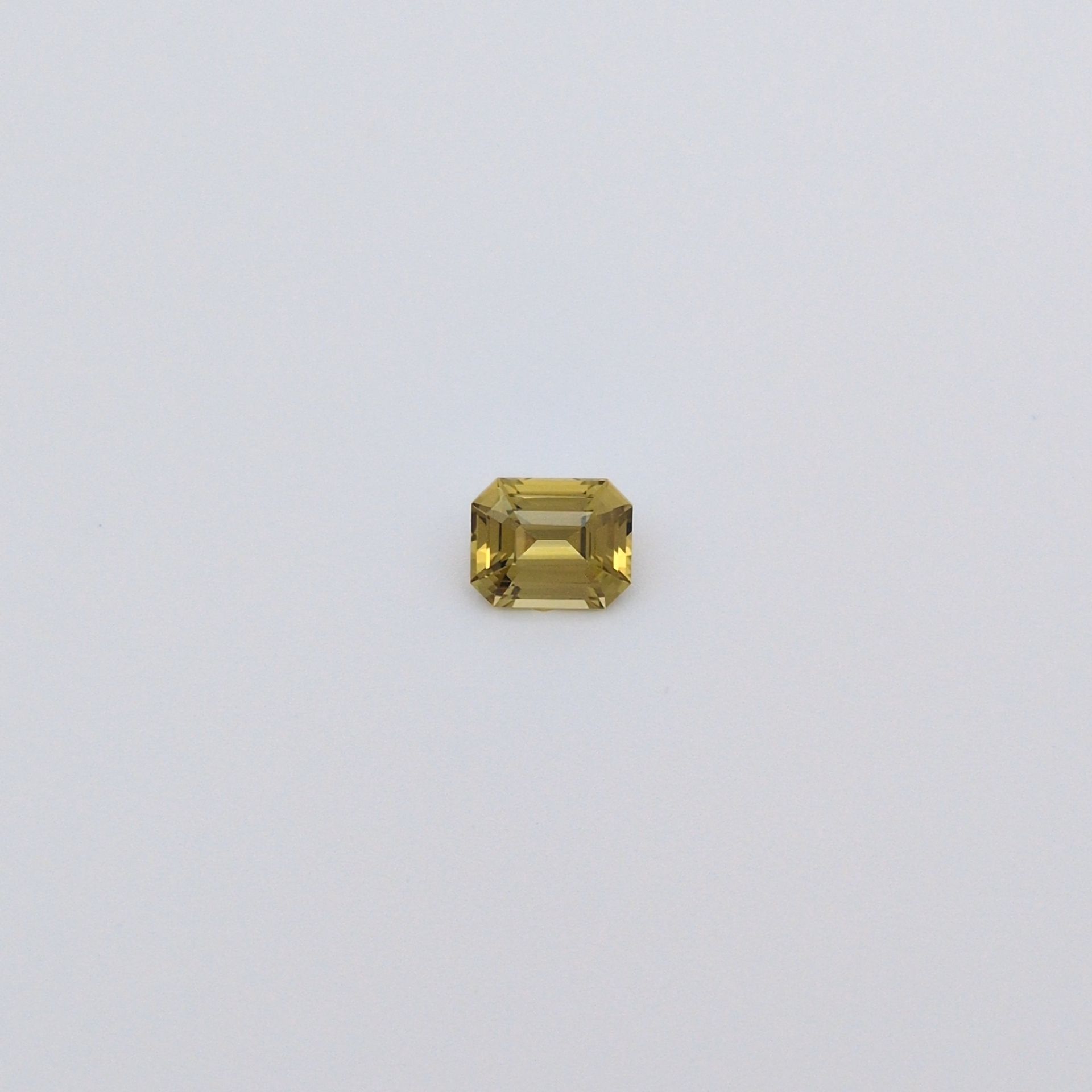 Chryzoberyl 1,21 ct, zielony, szlif ośmiokątny