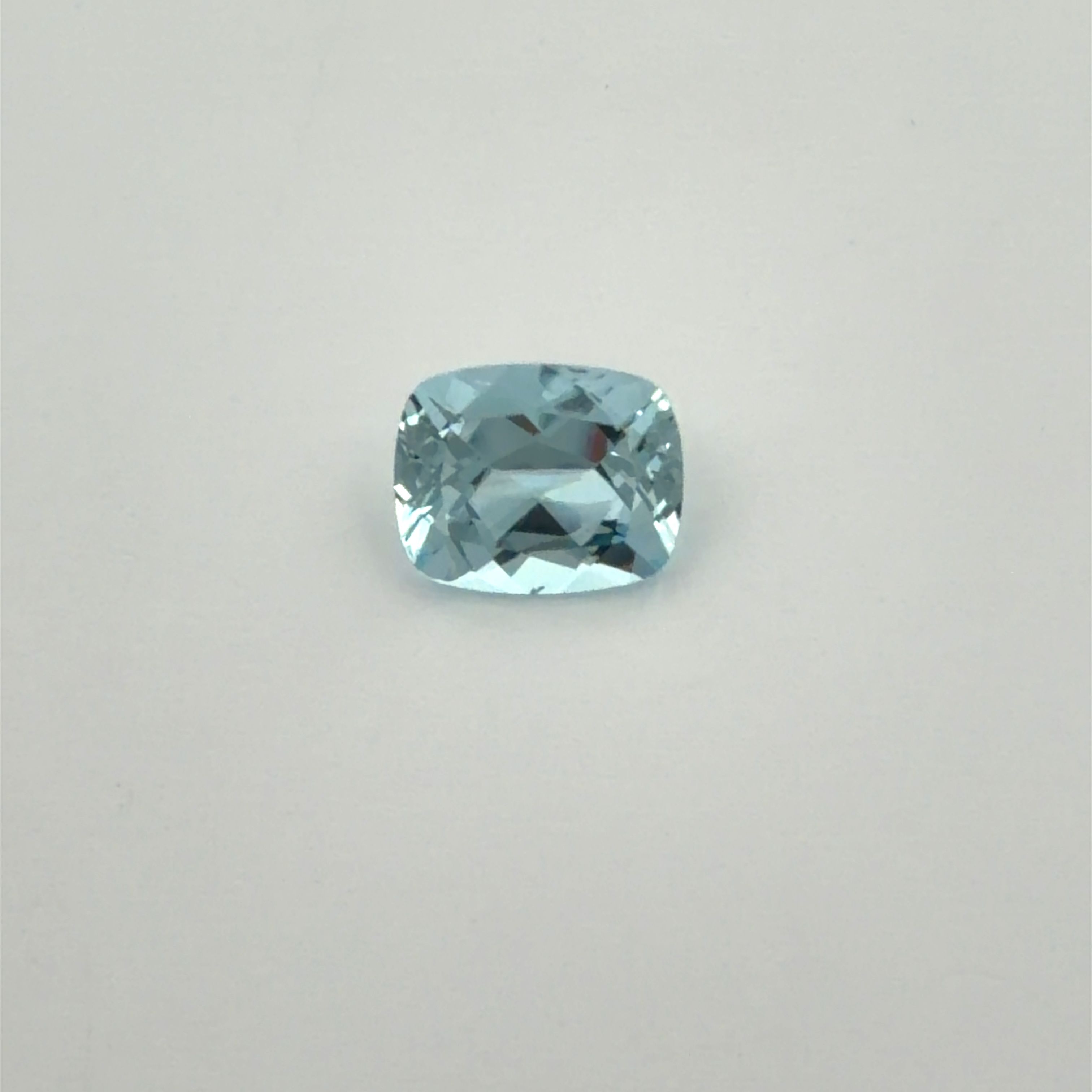 Akwamaryn 2,86 ct, niebieski, szlif cushion