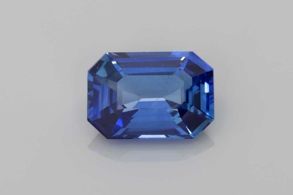 SAPPHIRE FACETED 2.6ct BLUE Vivid BLUE SI SRILANKA HEATED