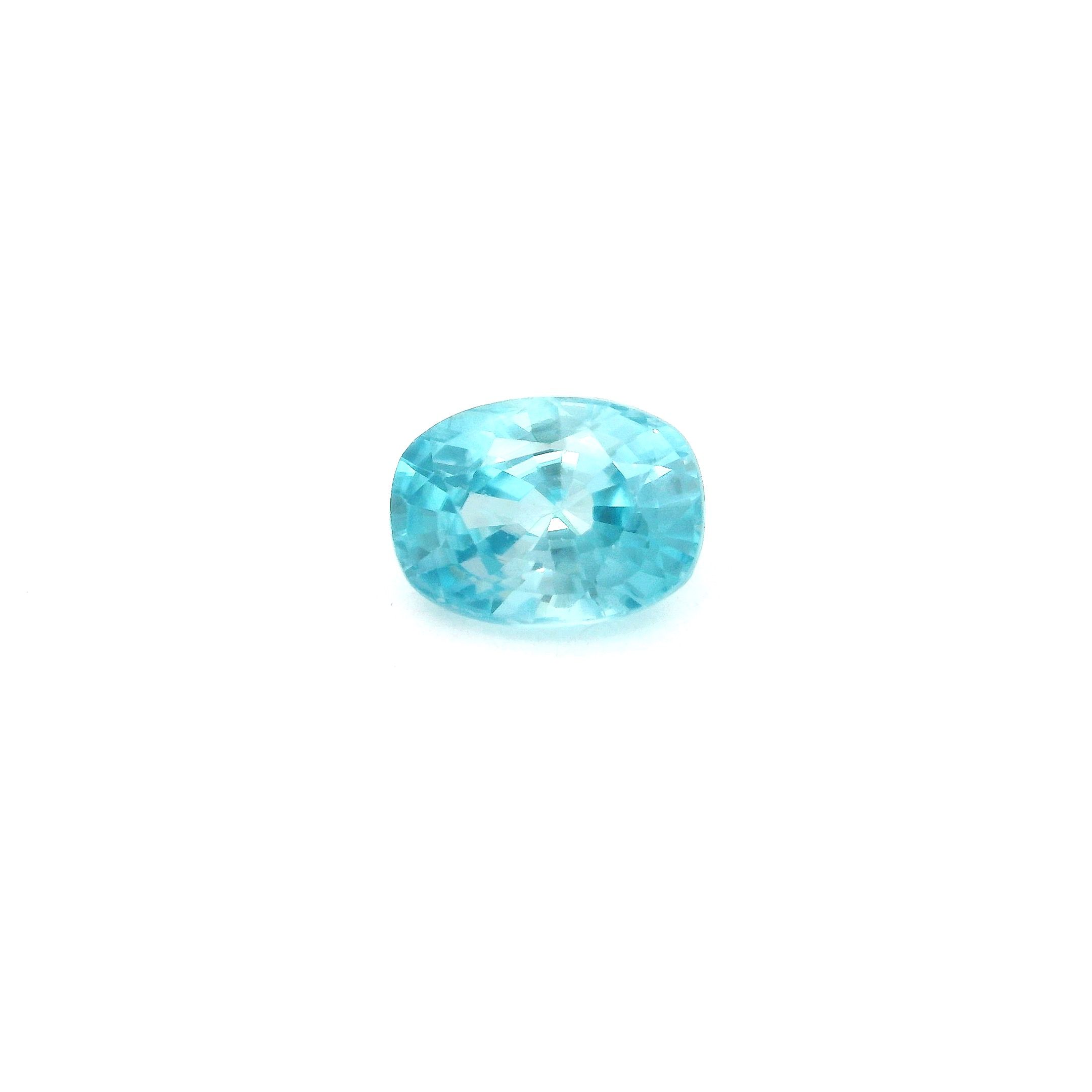 Cyrkon 2,27 ct, niebieski, szlif cushion