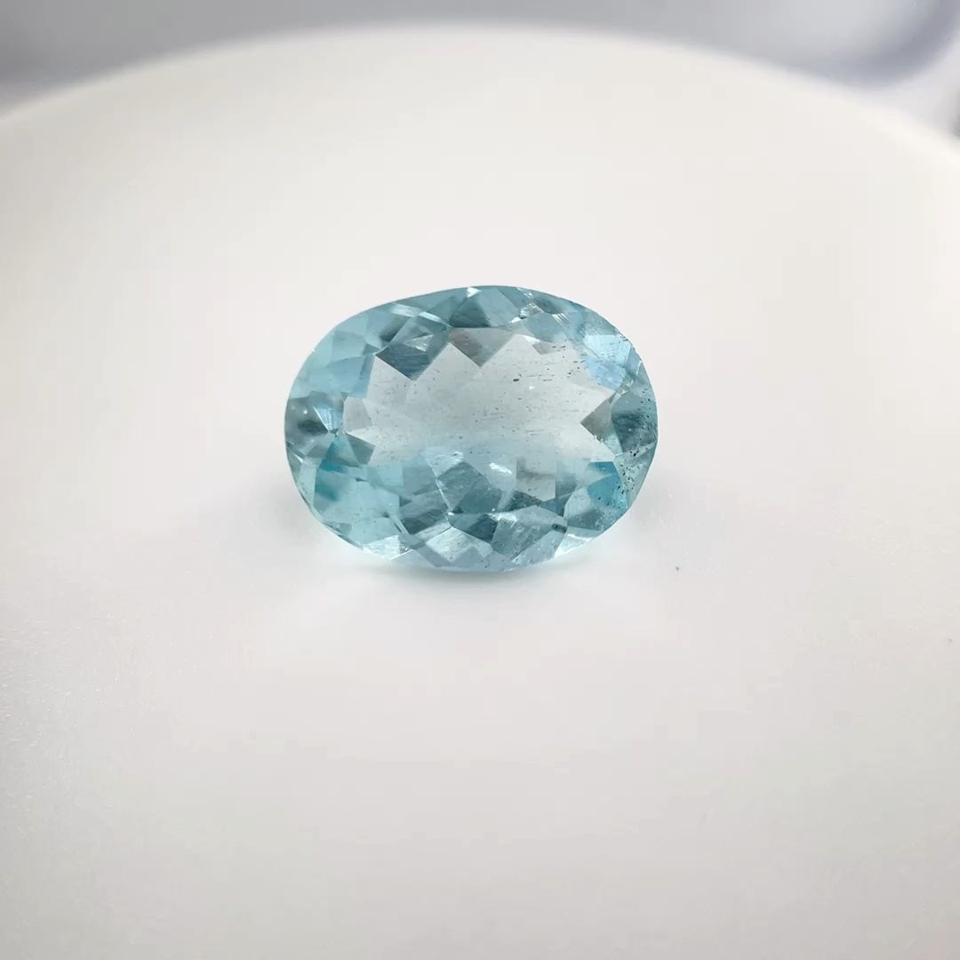 Akwamaryn 4,43 ct, niebieski, szlif owalny
